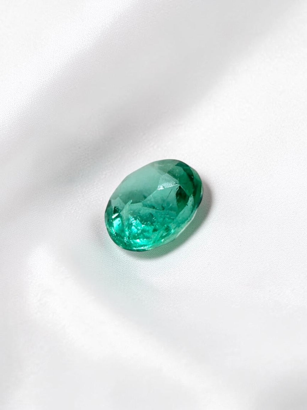 Faceted emerald from Puerto Arturo, Colombia 0,06ct - BS059
