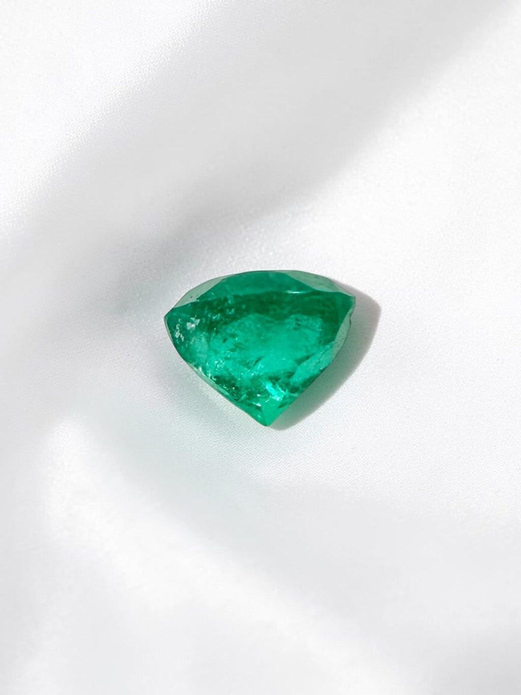 Faceted emerald from Colombia 0,09ct - BS060