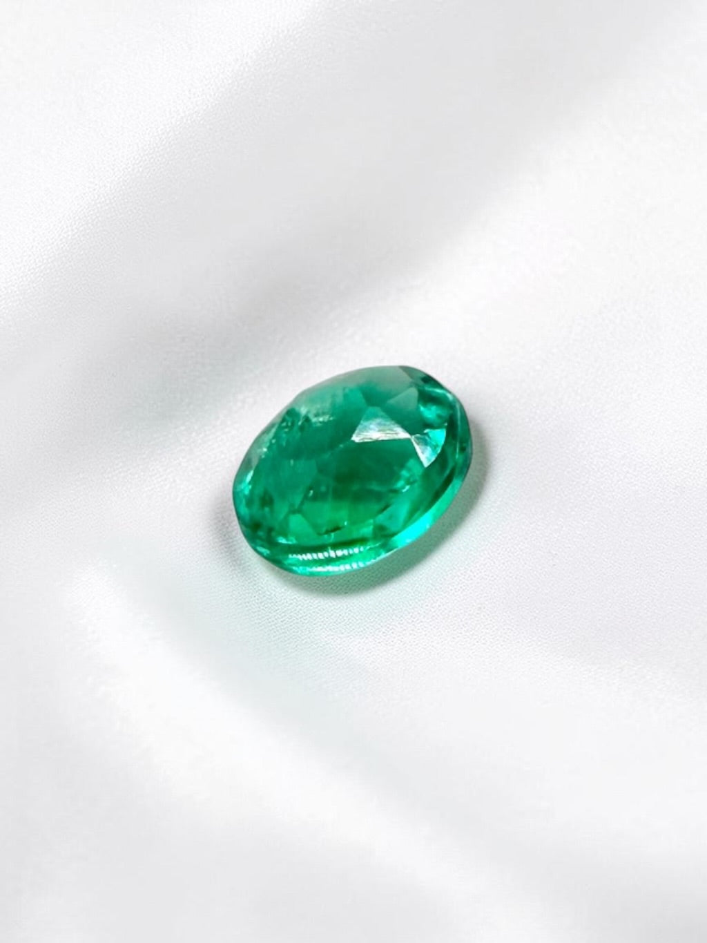 Faceted emerald from Puerto Arturo, Colombia 0,04ct - BS062