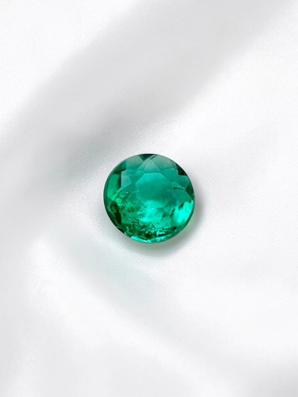 Faceted emerald from Puerto Arturo, Colombia 0,04ct