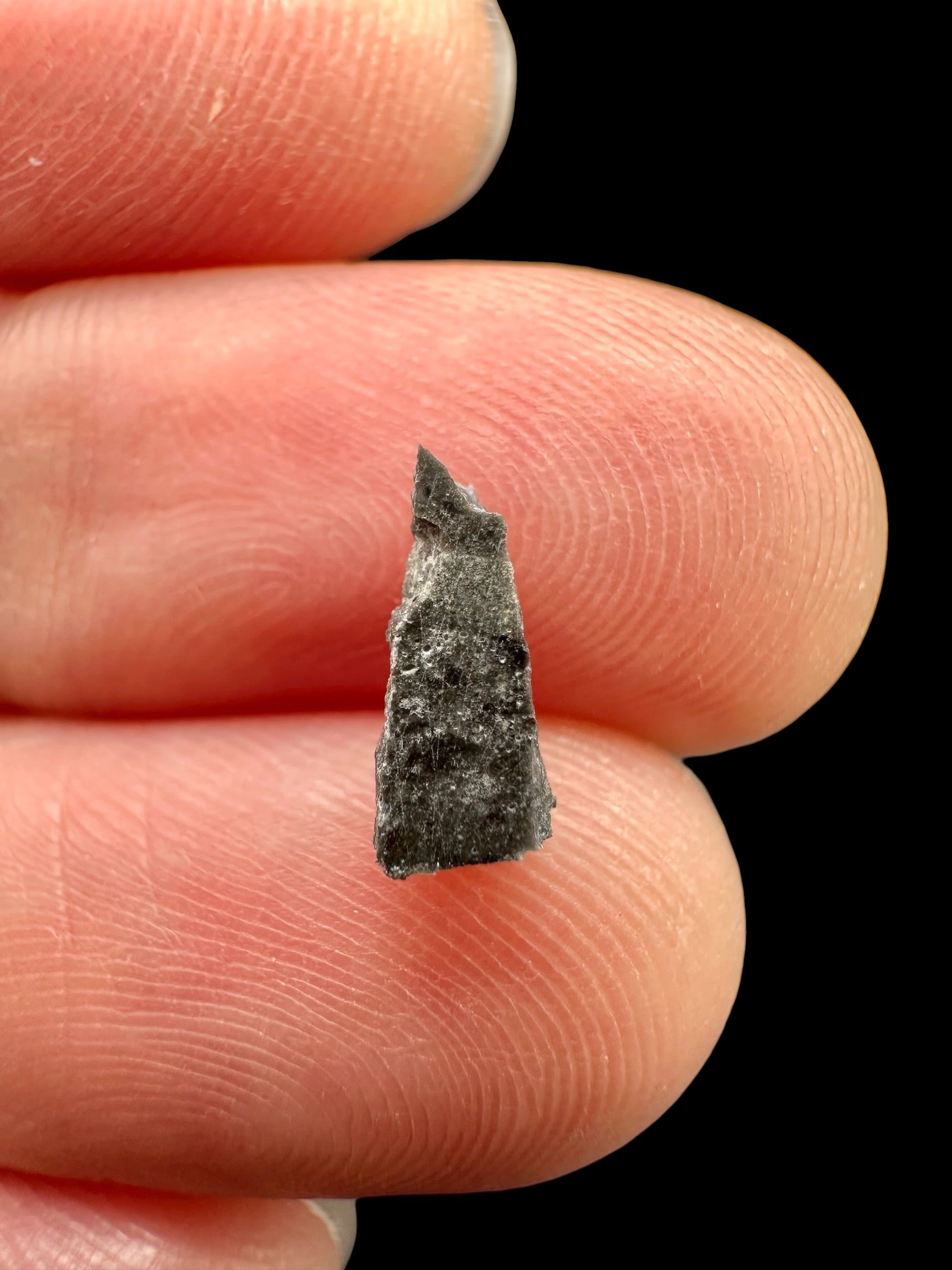 Lunar meteorite NWA 17865 – 0,1g – Algeria - MENWL45