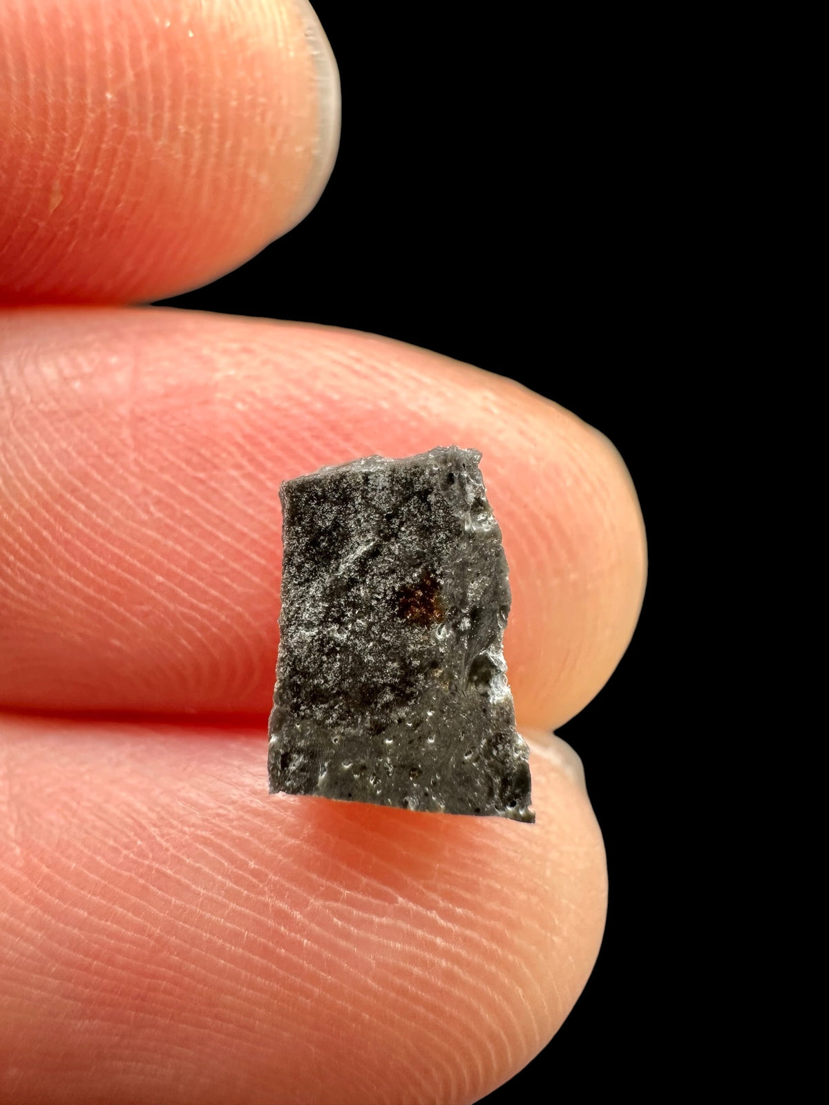 Lunar meteorite NWA 17865 – 0,2g – Algeria - MENWL47
