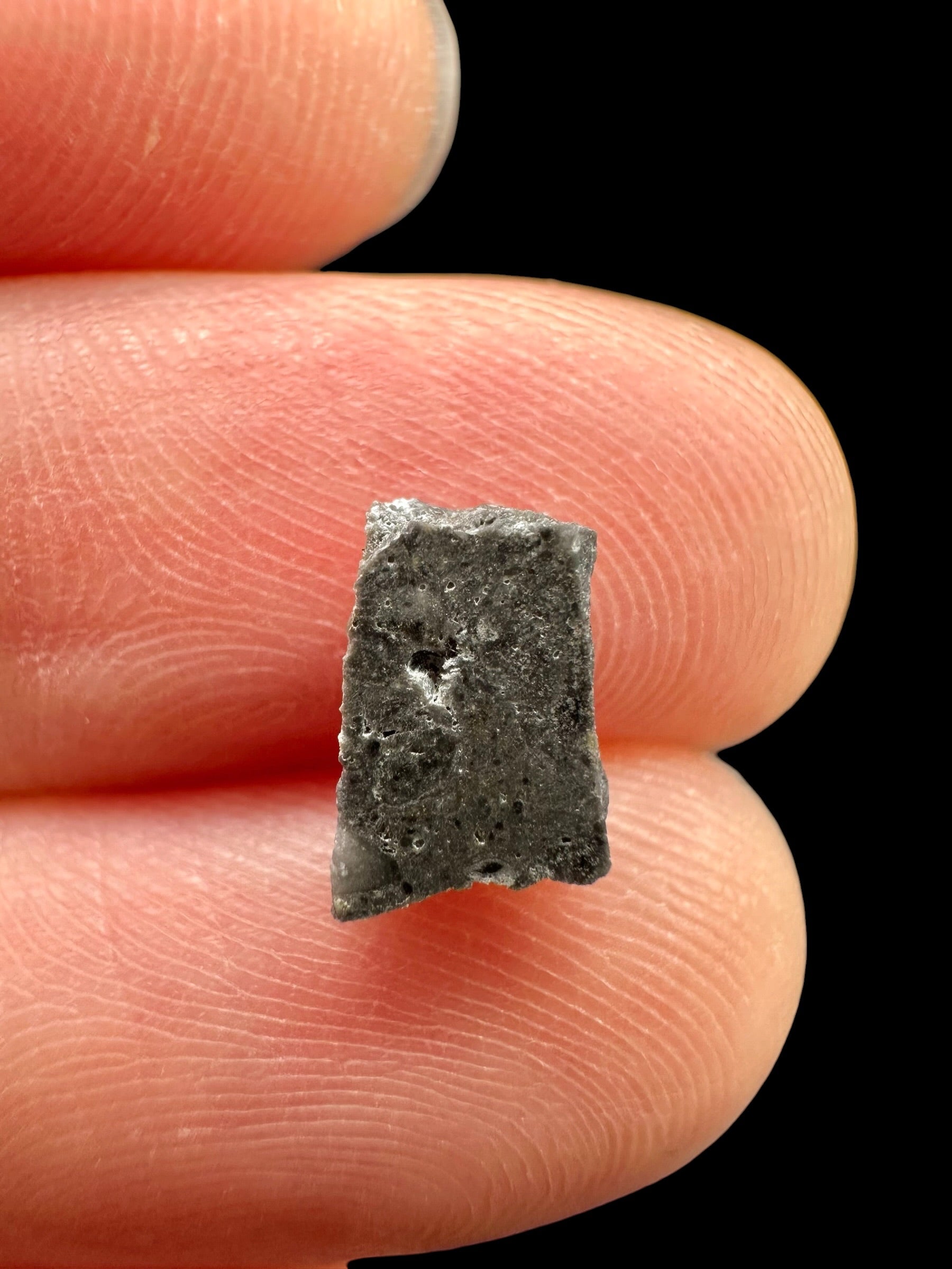 Lunar meteorite NWA 17865 – 0,2g – Algeria - MENWL47