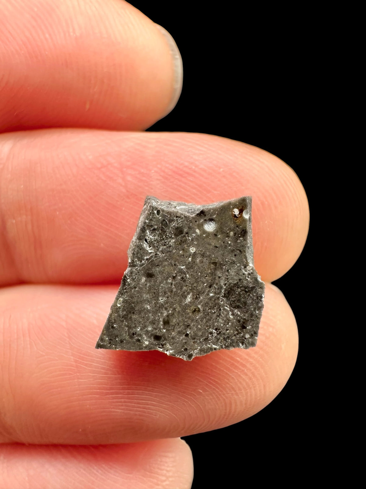 Lunar meteorite NWA 17865 – 0,4g – Algeria - MENWL49