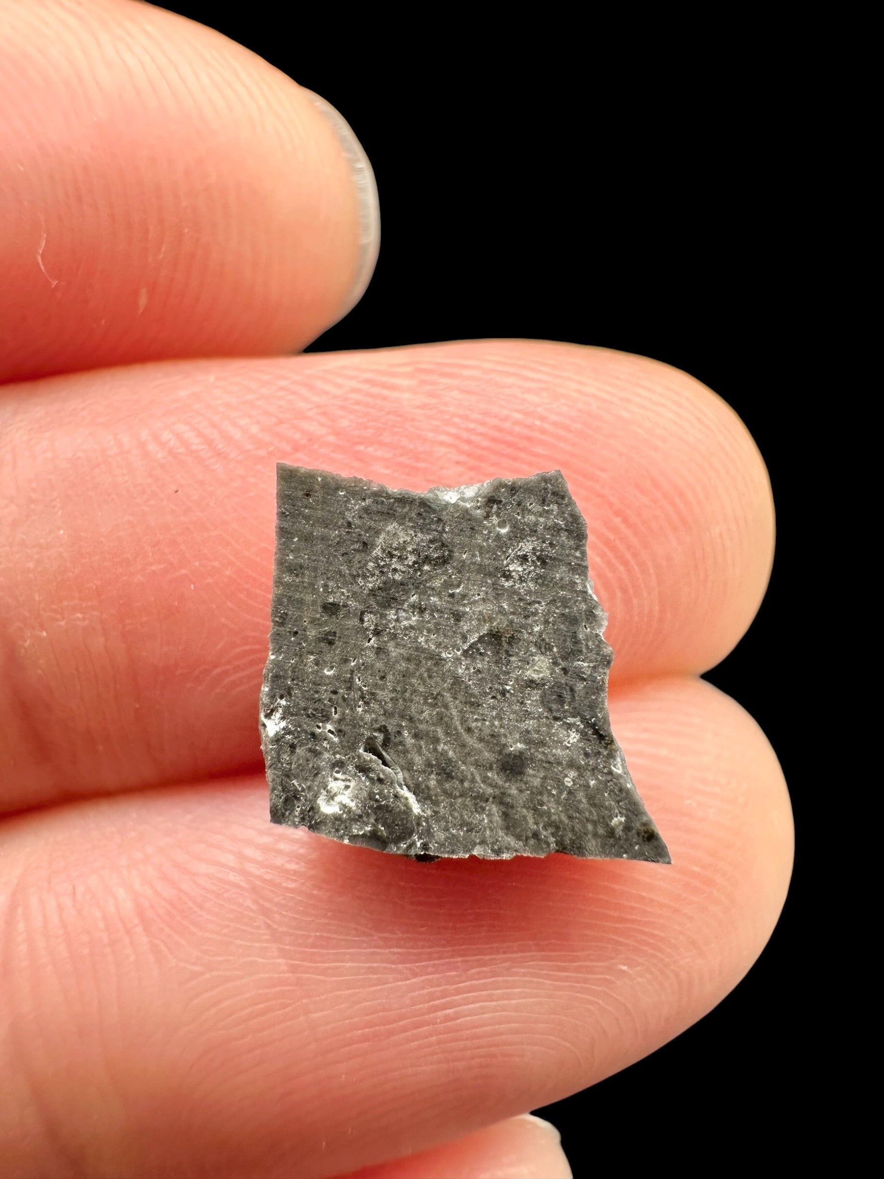 Lunar meteorite NWA 17865 – 0,4g – Algeria - MENWL49