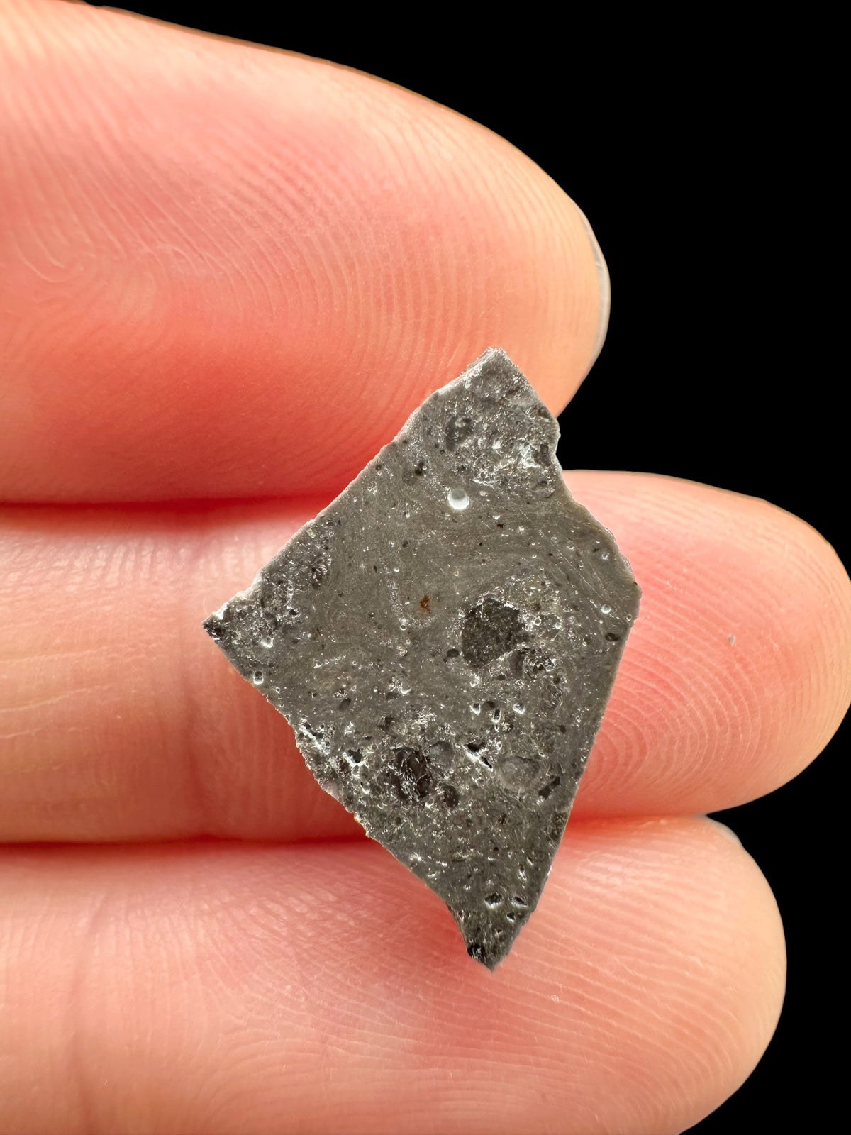 Lunar meteorite NWA 17865 – 0,7g – Algeria - MENWL51