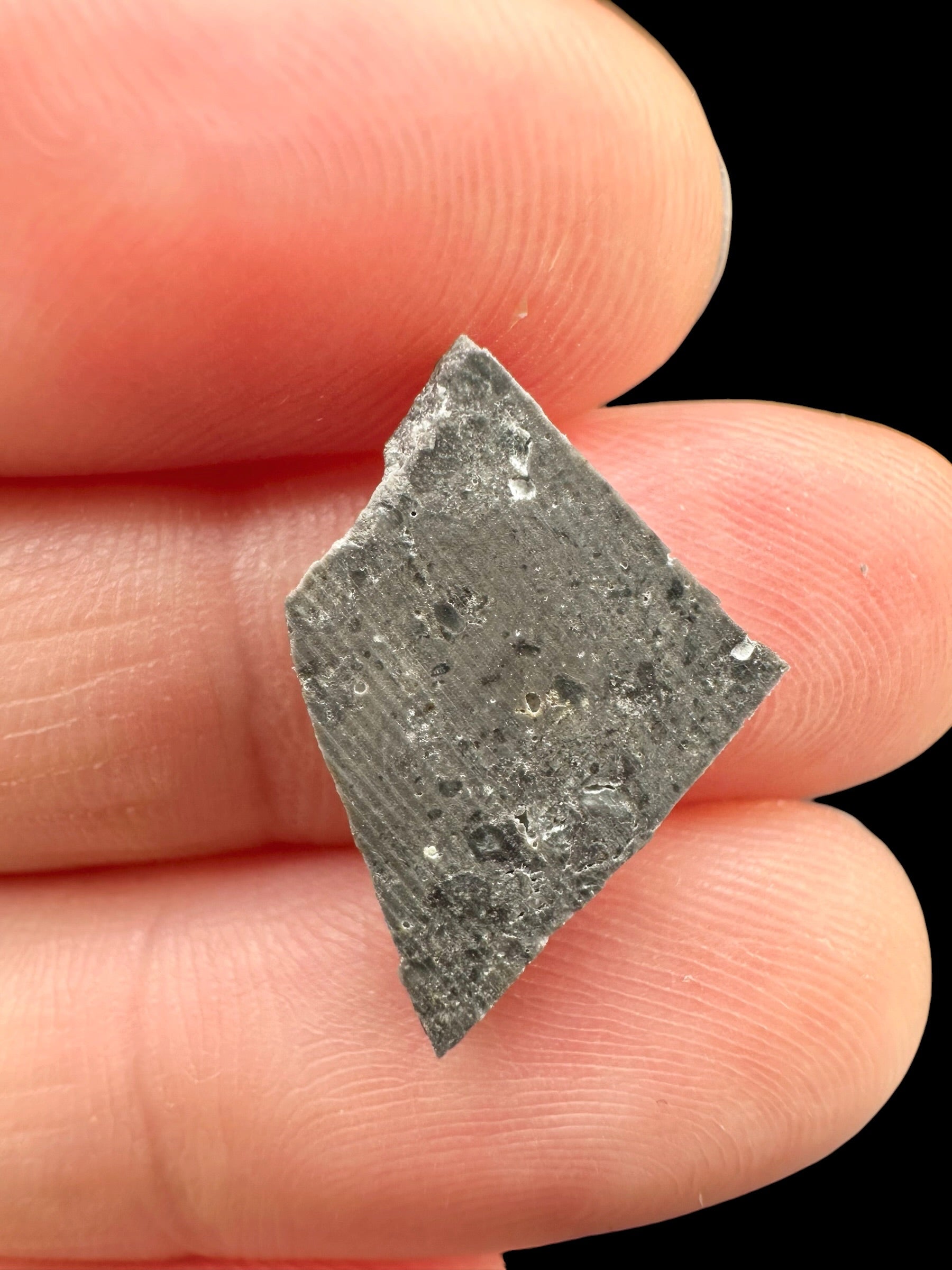 Lunar meteorite NWA 17865 – 0,7g – Algeria - MENWL51