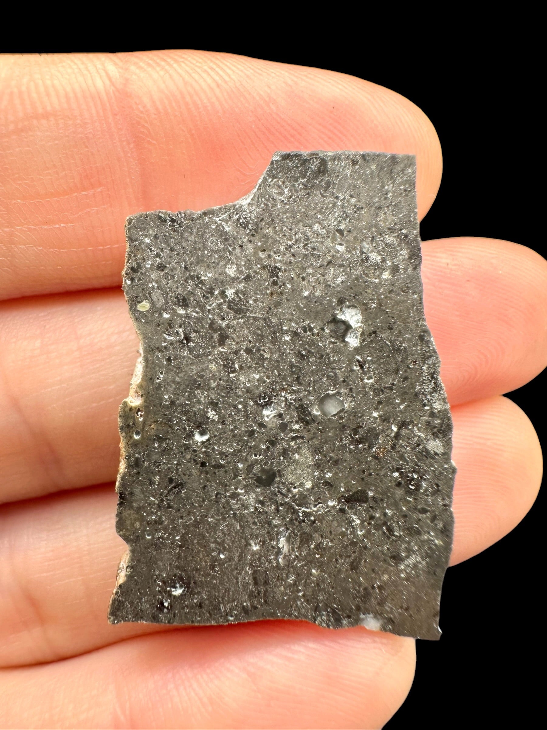 Lunar meteorite NWA 17865 – 3,9g – Algeria