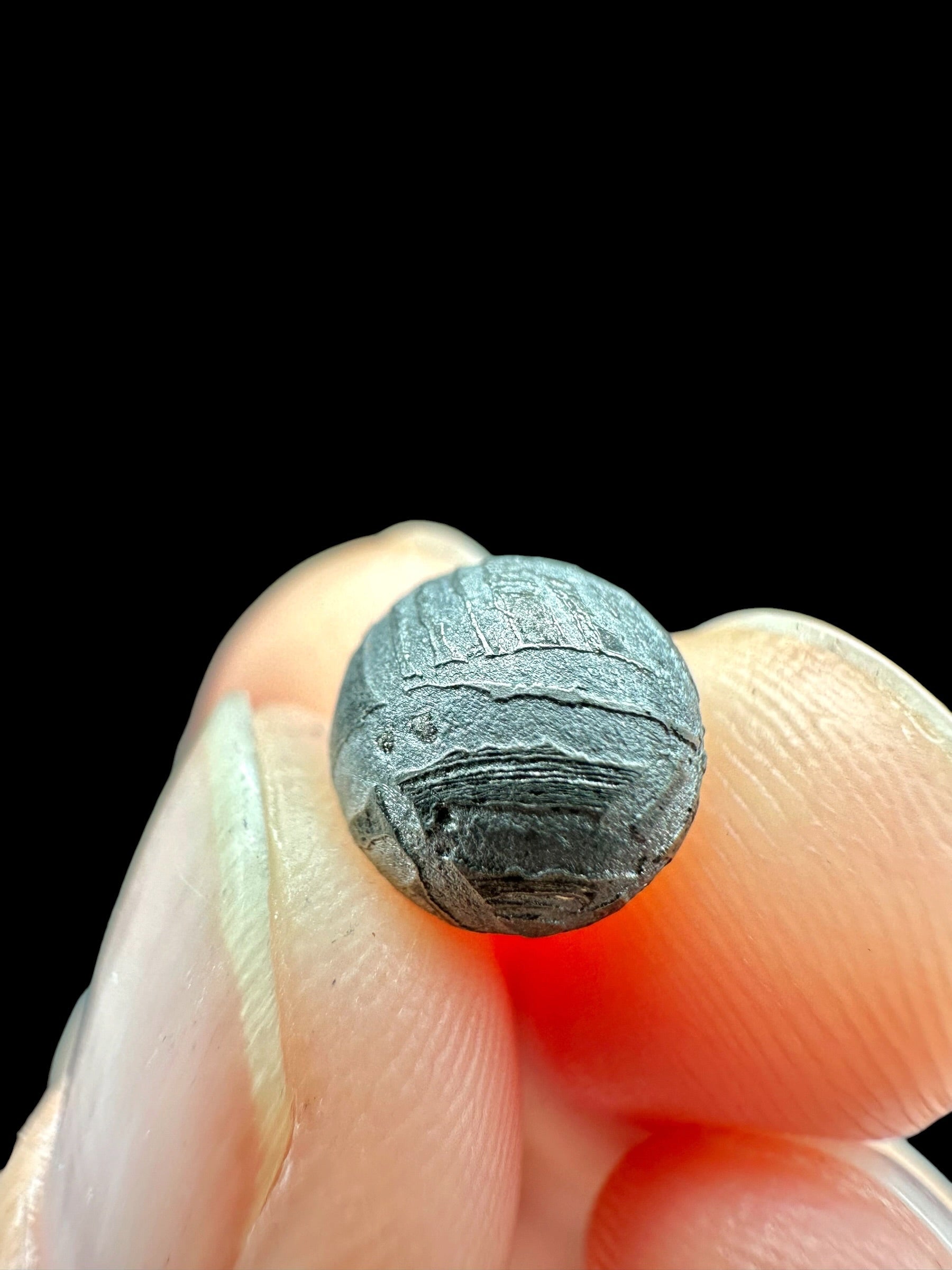 8 mm Aletai meteorite bead – Xinjiang, China - MEAL132