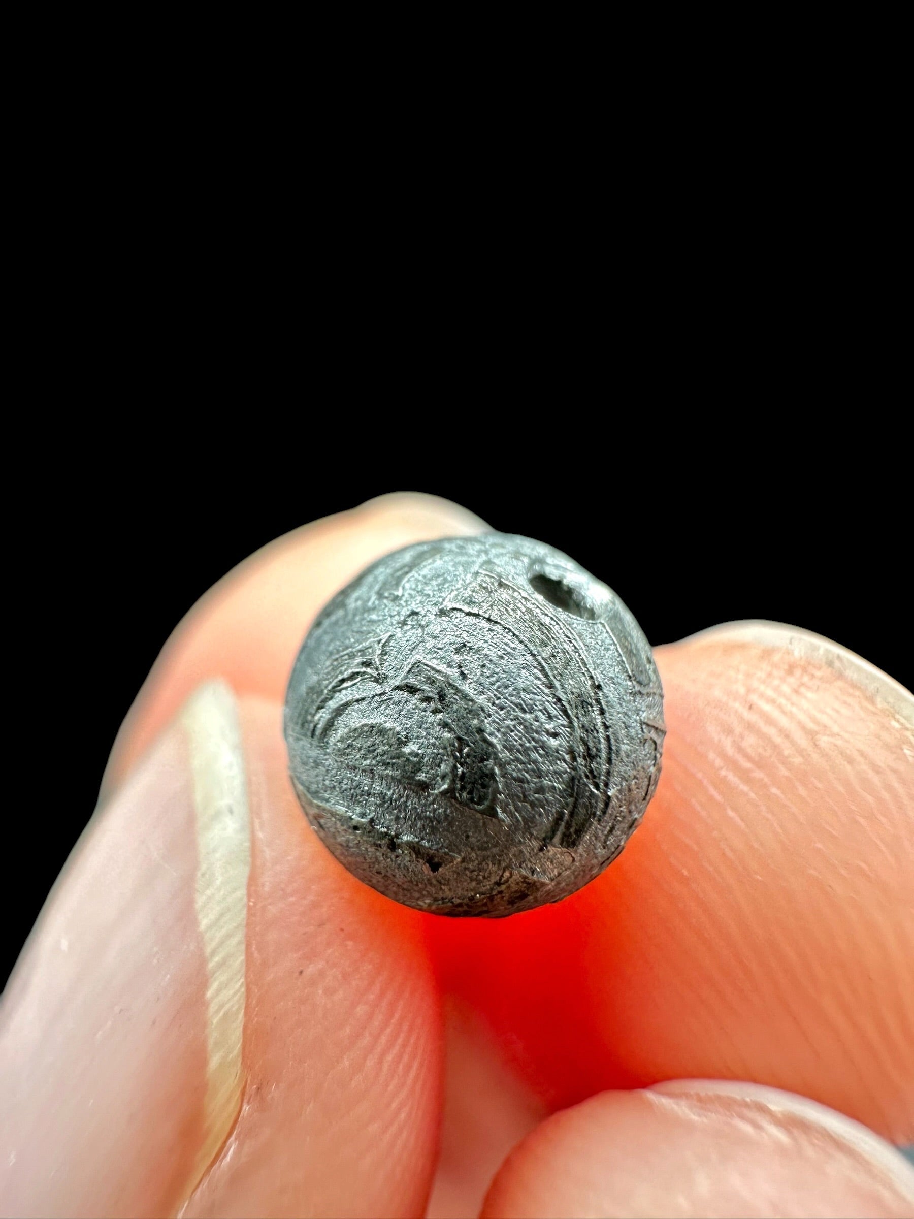8 mm Aletai meteorite bead – Xinjiang, China - MEAL132