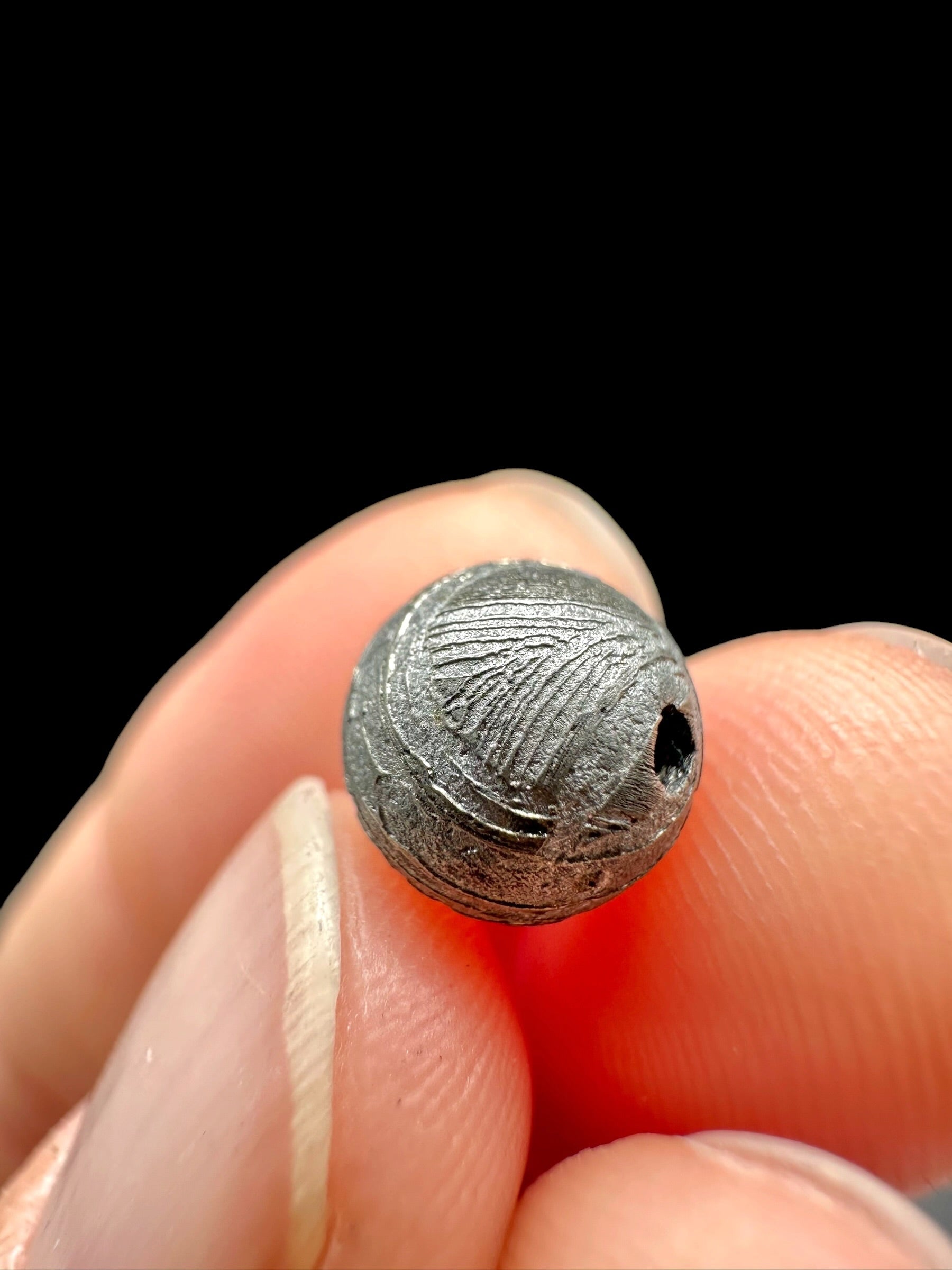 8 mm Aletai meteorite bead – Xinjiang, China - MEAL133