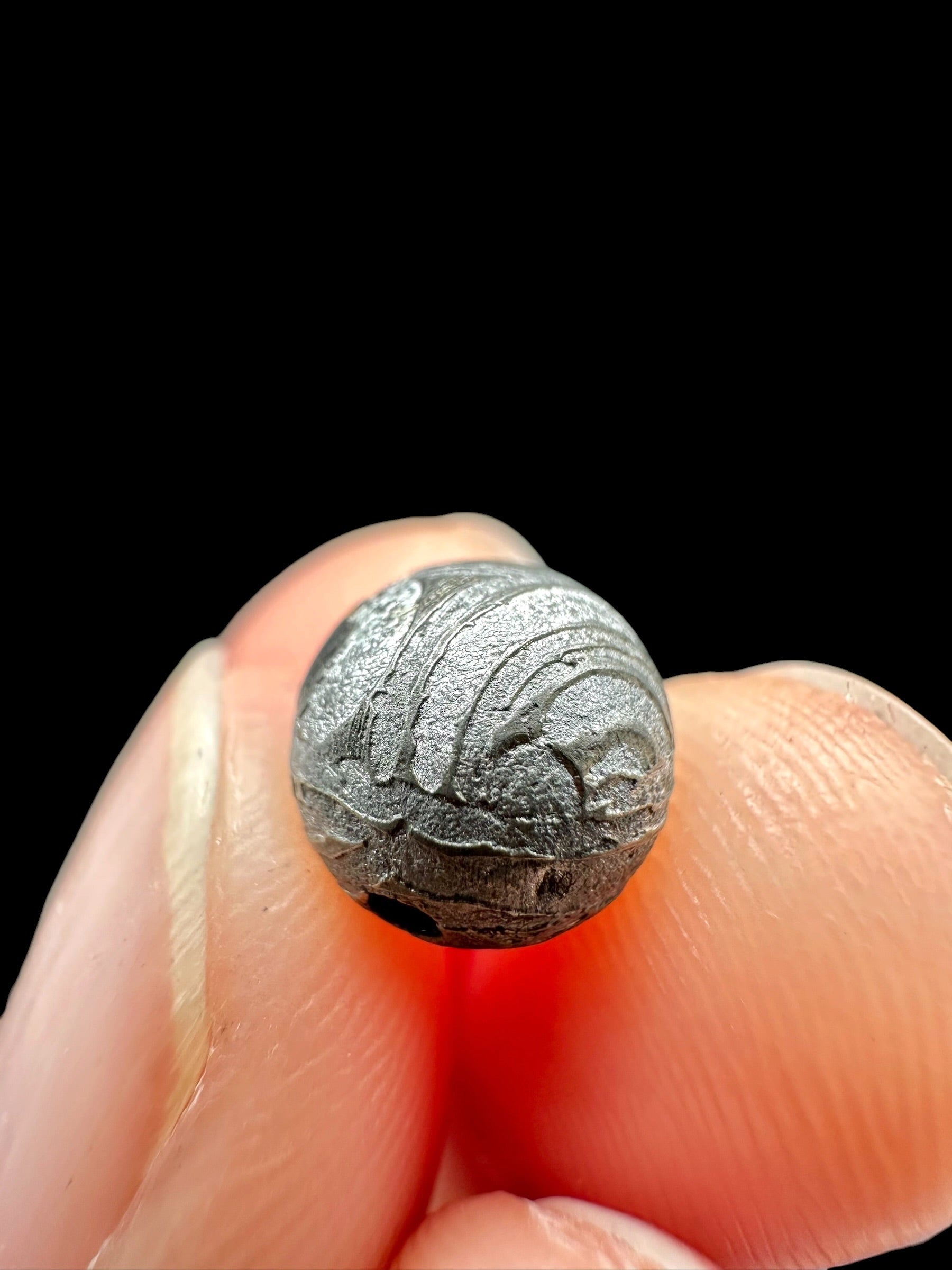 8 mm Aletai meteorite bead – Xinjiang, China - MEAL133