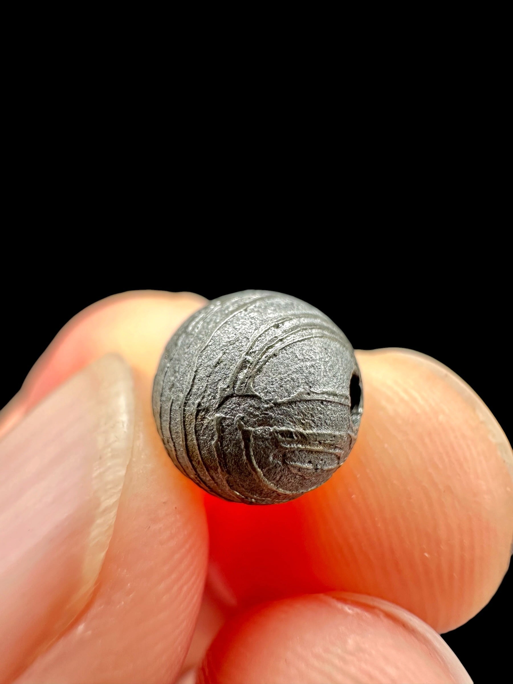 8 mm Aletai meteorite bead – Xinjiang, China - MEAL134