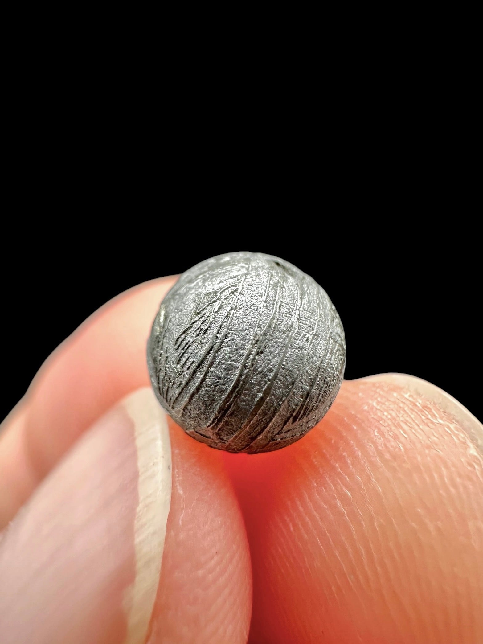 8 mm Aletai meteorite bead – Xinjiang, China - MEAL136