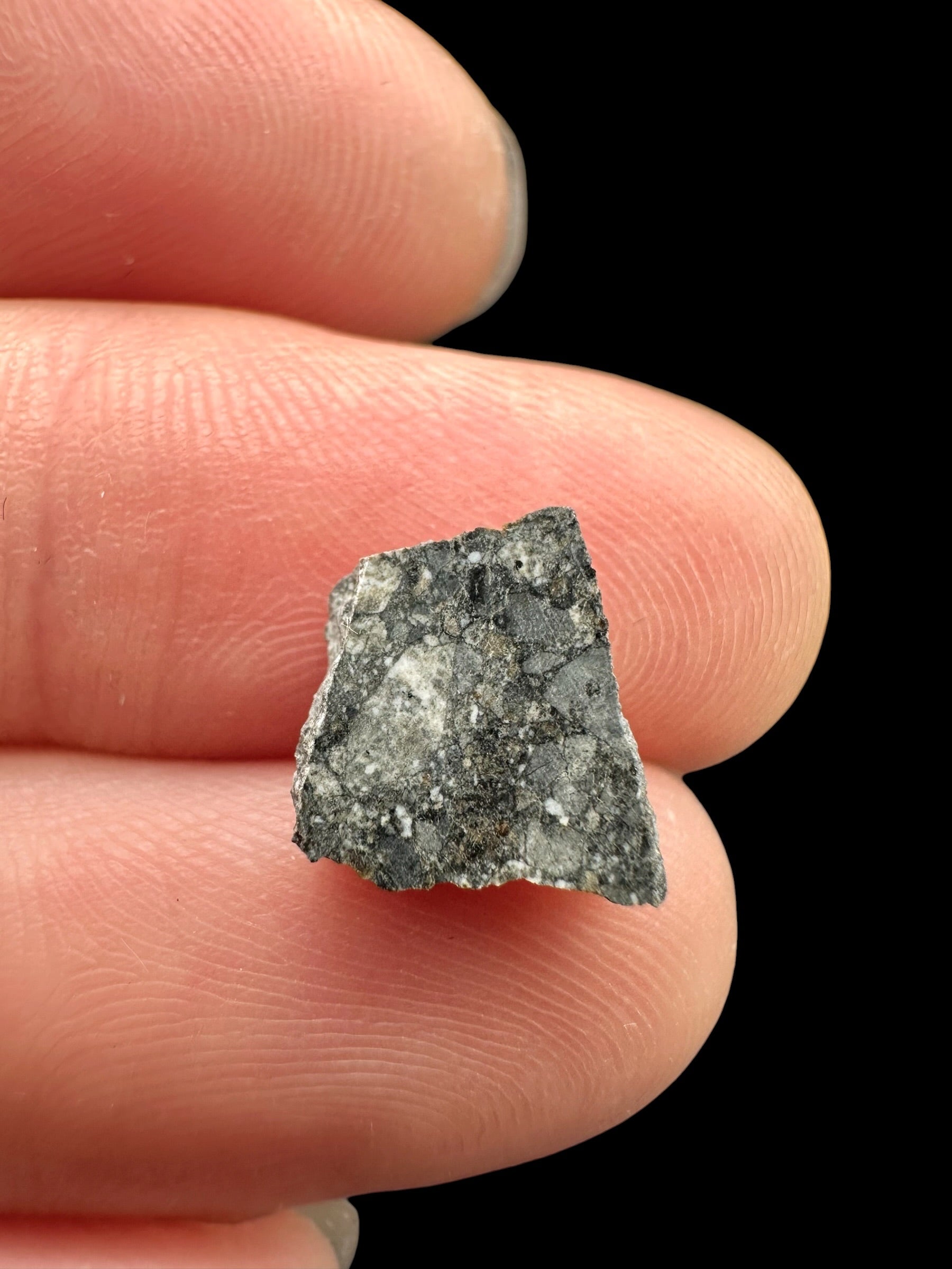 Lunar meteorite Gadamis 003 – 0,4g – Libya - MEGD76
