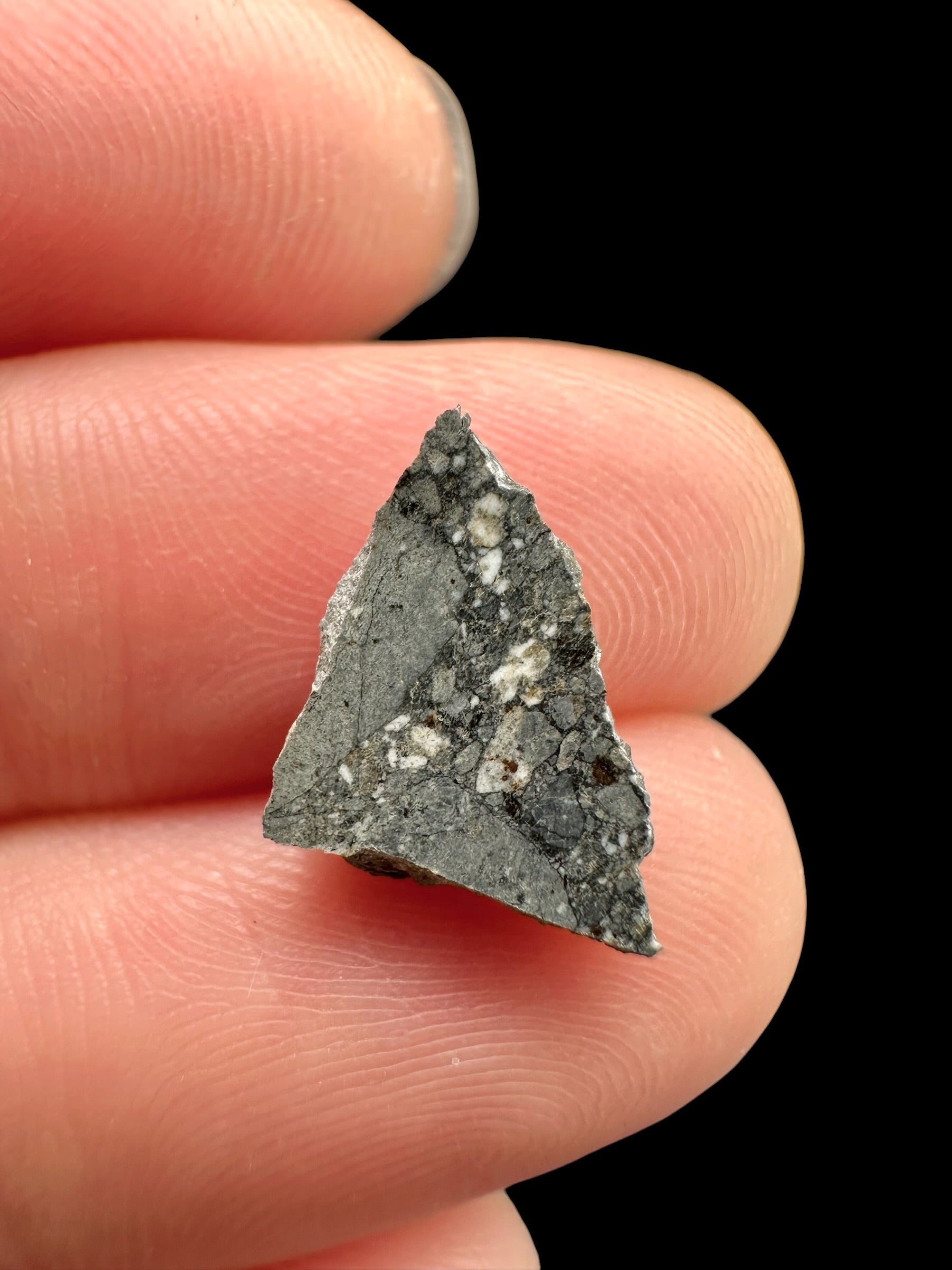 Lunar meteorite Gadamis 003 – 0,4g – Libya - MEGD77