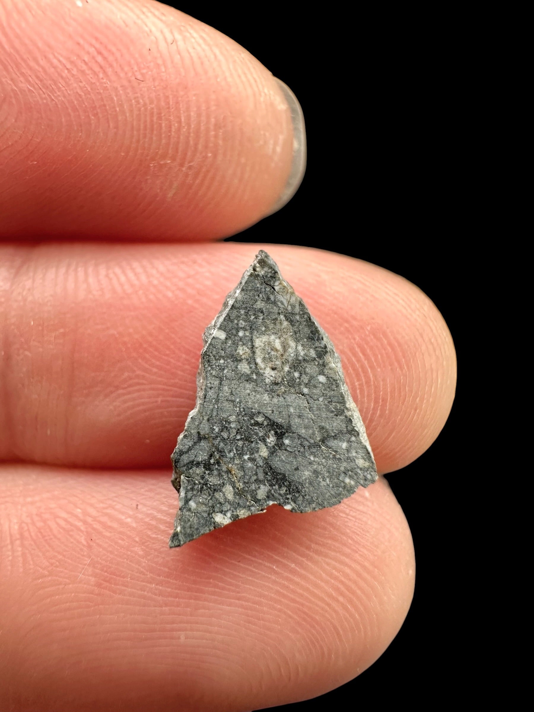Lunar meteorite Gadamis 003 – 0,4g – Libya - MEGD77