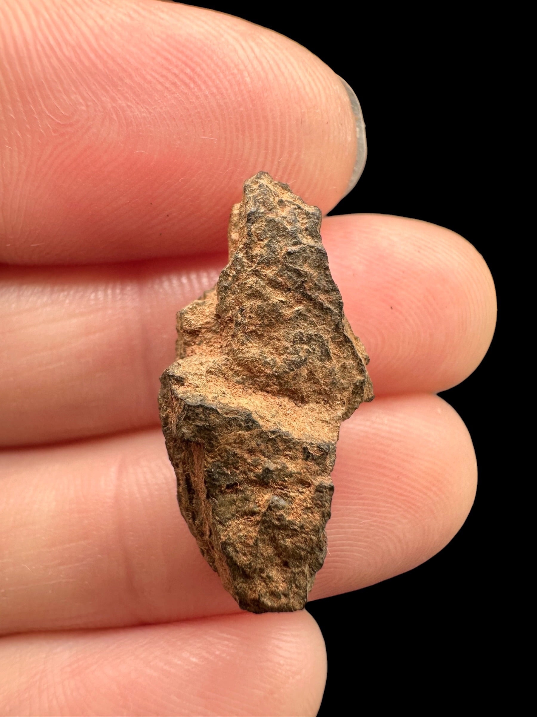 Boxhole Meteorite 2,8g – SHALE – Heavily Weathered Fragment – Australia - MEBX17