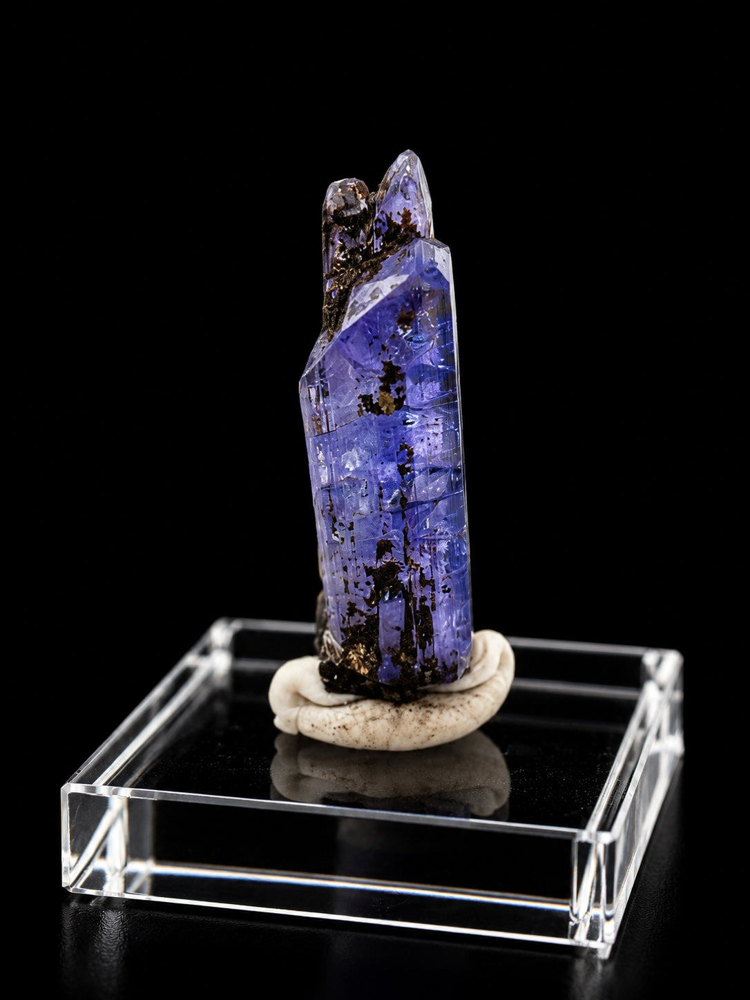 Tanzanite – Merelani Hills, Tanzania - TA036