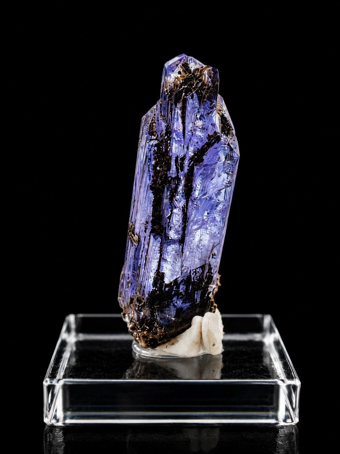 Tanzanite – Merelani Hills, Tanzania
