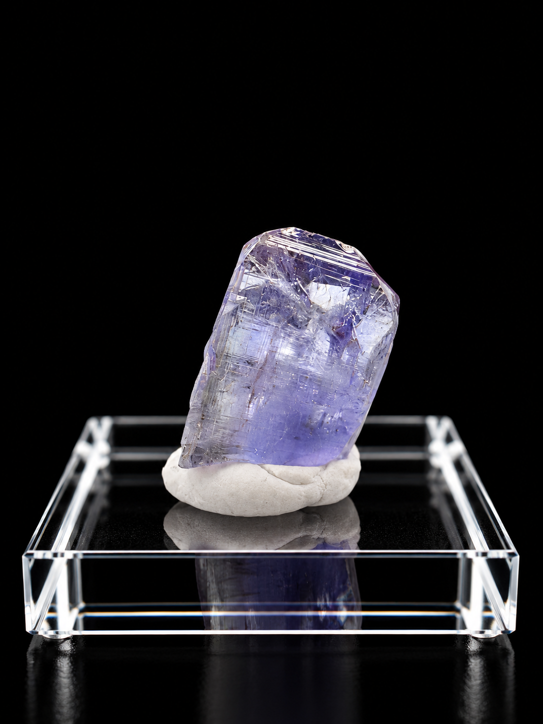 Tanzanite – Merelani Hills, Tanzania