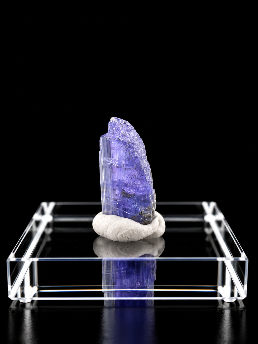 Tanzanite – Merelani Hills, Tanzania - TA040