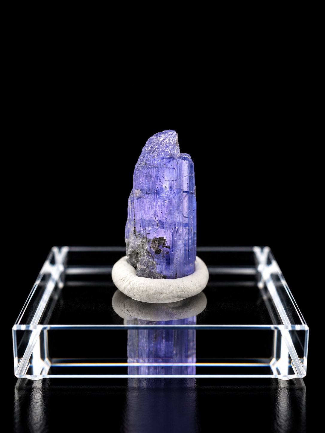 Tanzanite – Merelani Hills, Tanzania