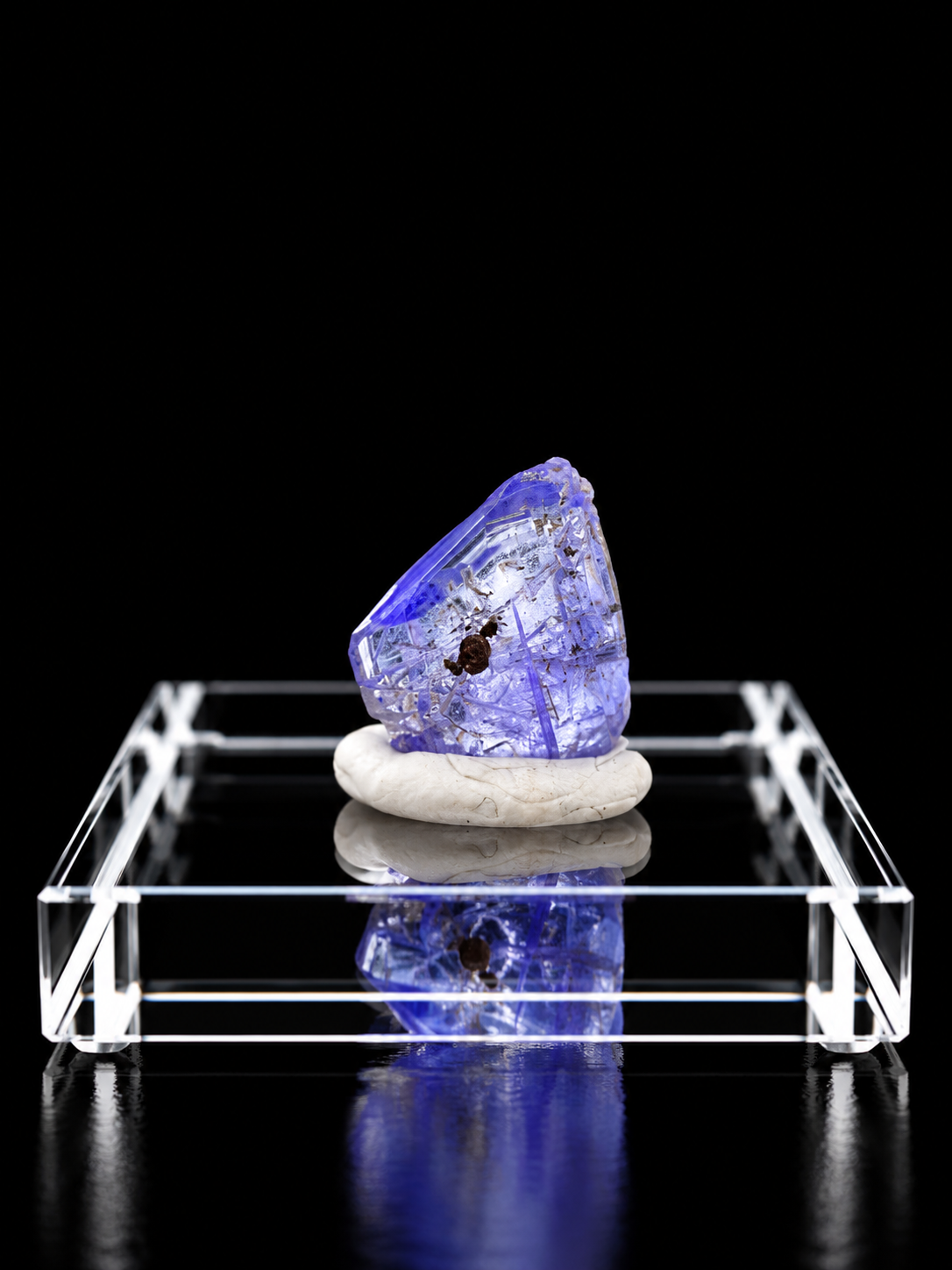 Tanzanite – Merelani Hills, Tanzania