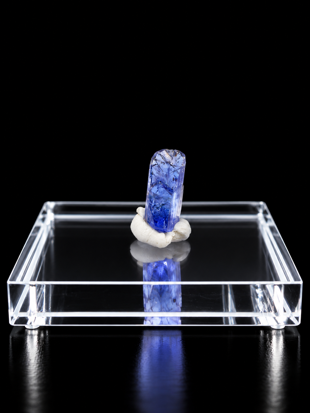 Tanzanite – Merelani Hills, Tanzania