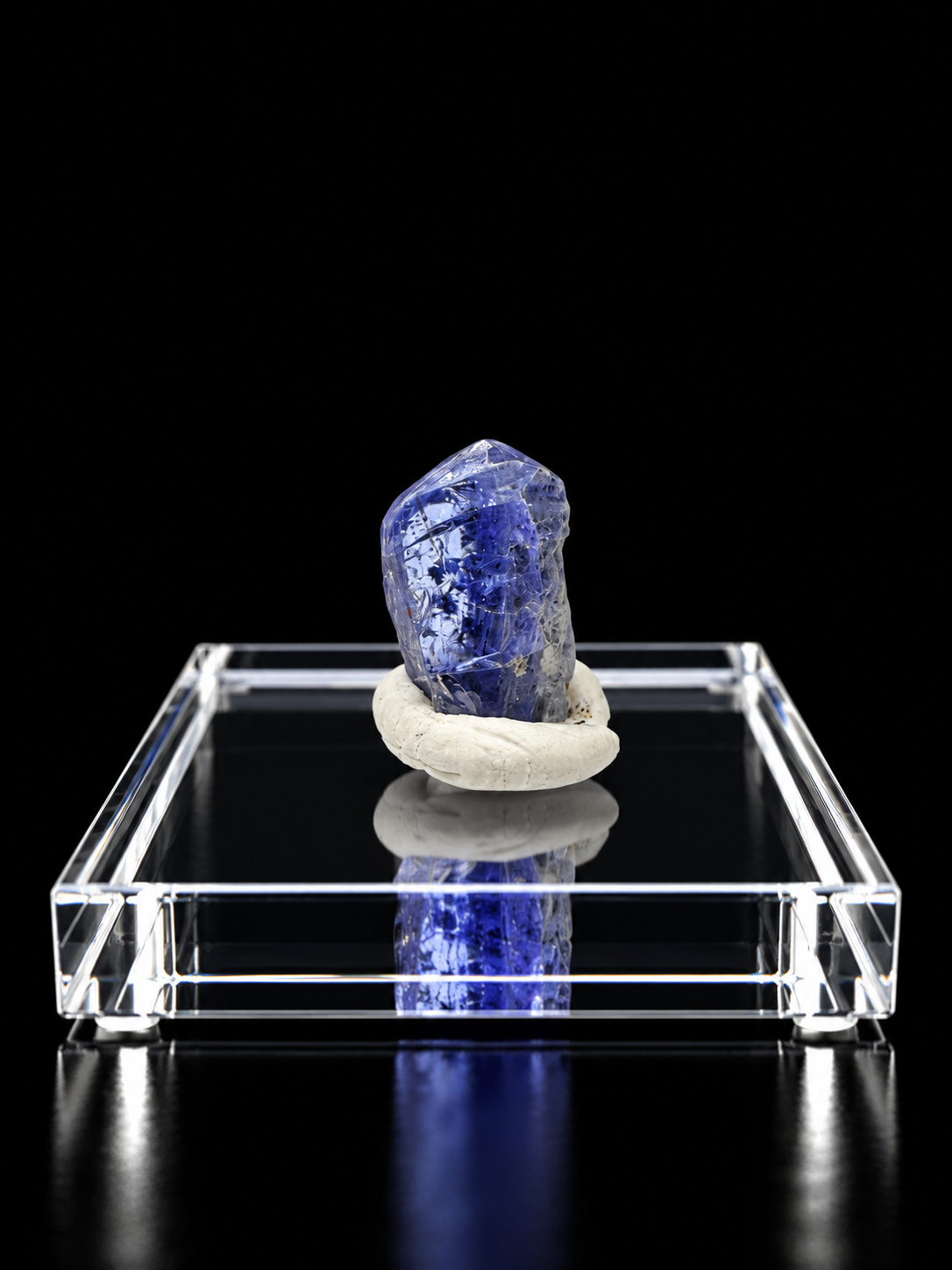 Tanzanite – Merelani Hills, Tanzania