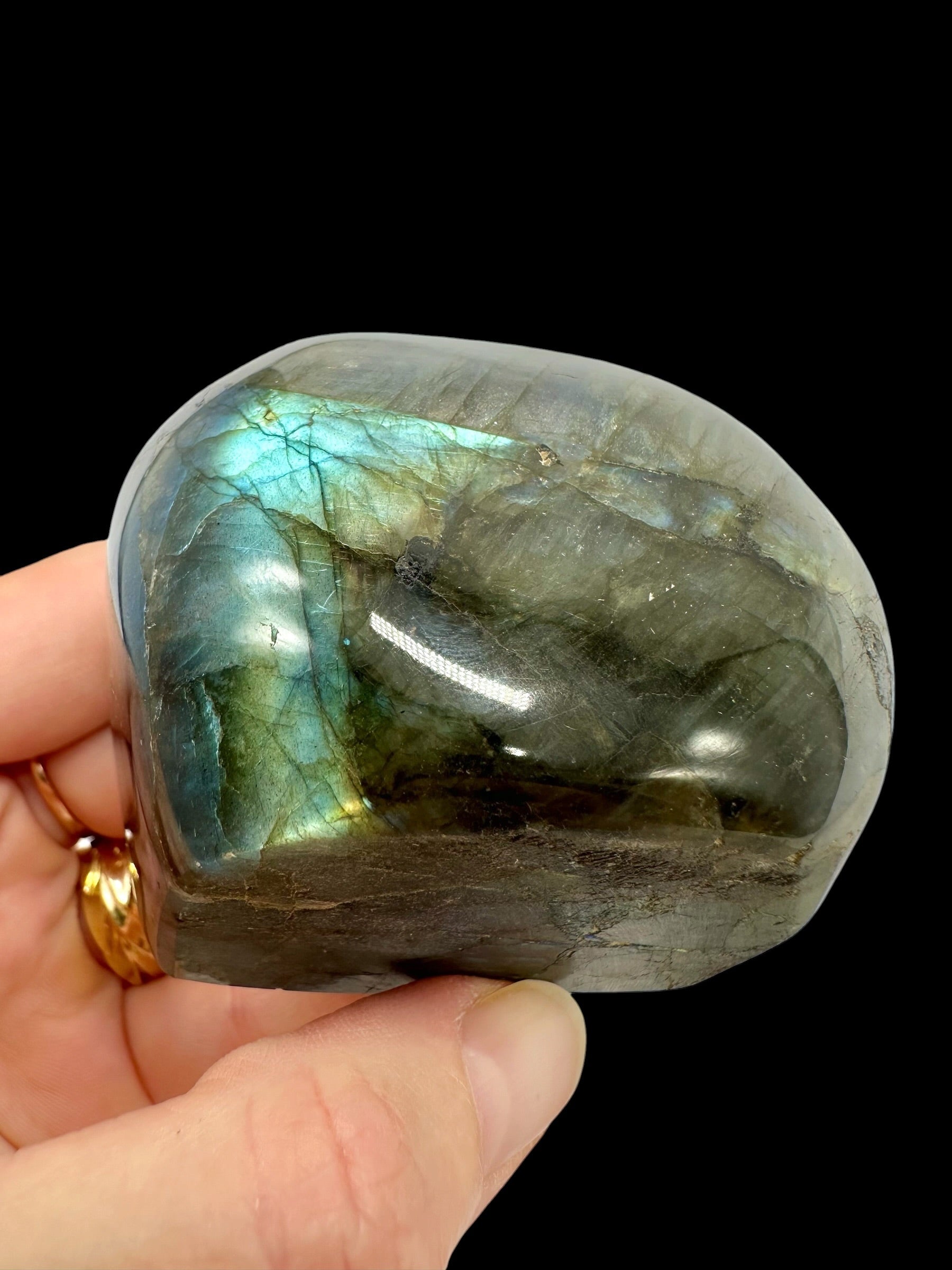 Labradorite selfstanding 7cm – Madagascar - L067