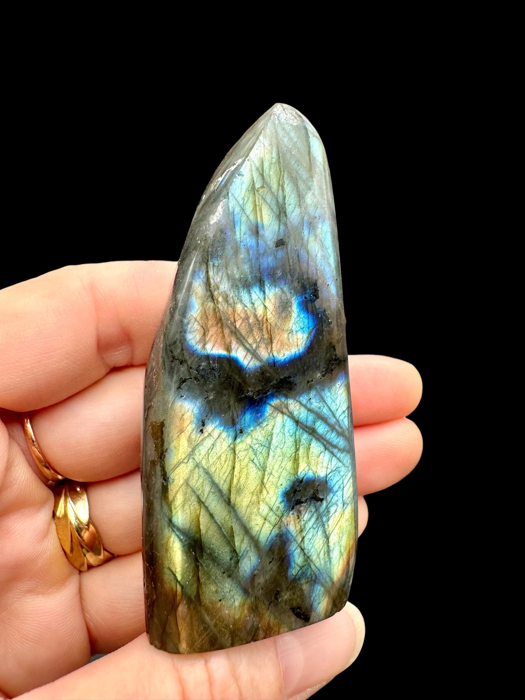 Labradorite selfstanding 7,1cm – Madagascar - L073