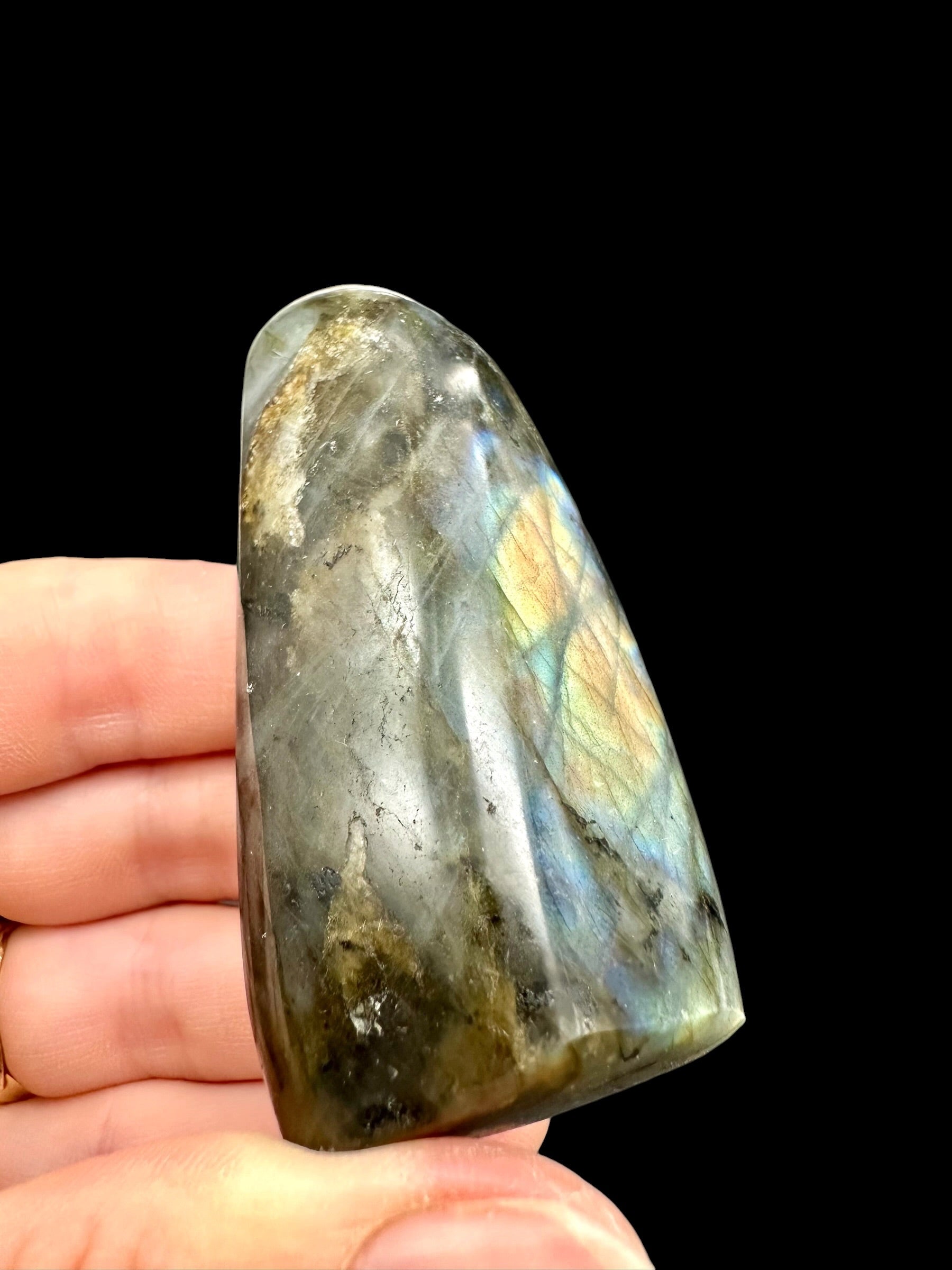 Labradorite selfstanding 7,1cm – Madagascar - L073