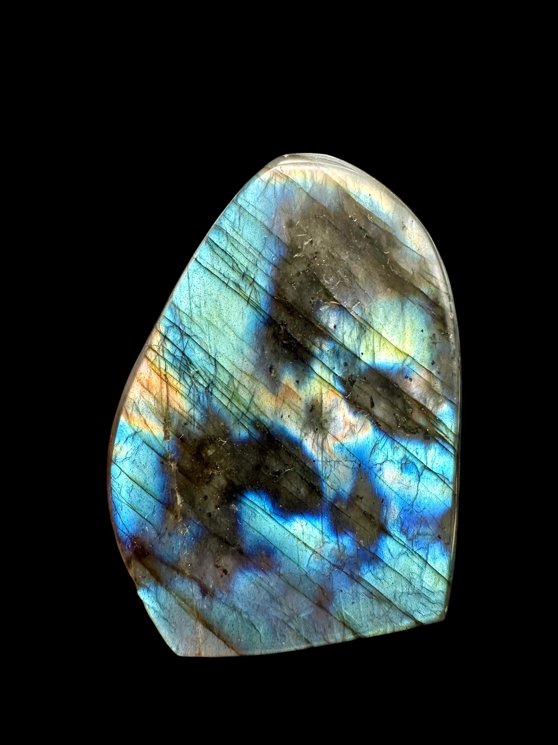 Labradorite selfstanding 5,6cm – Madagascar - L074