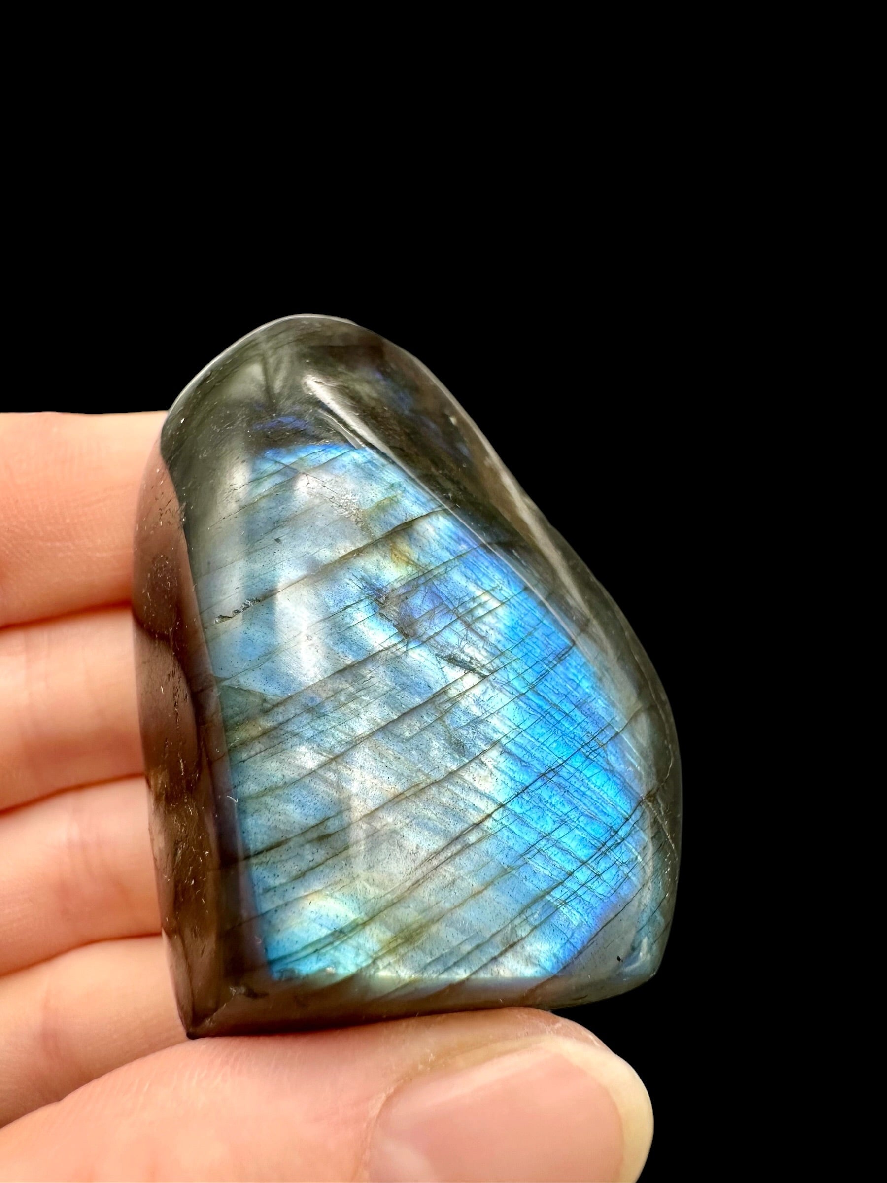 Labradorite selfstanding 5,6cm – Madagascar - L074