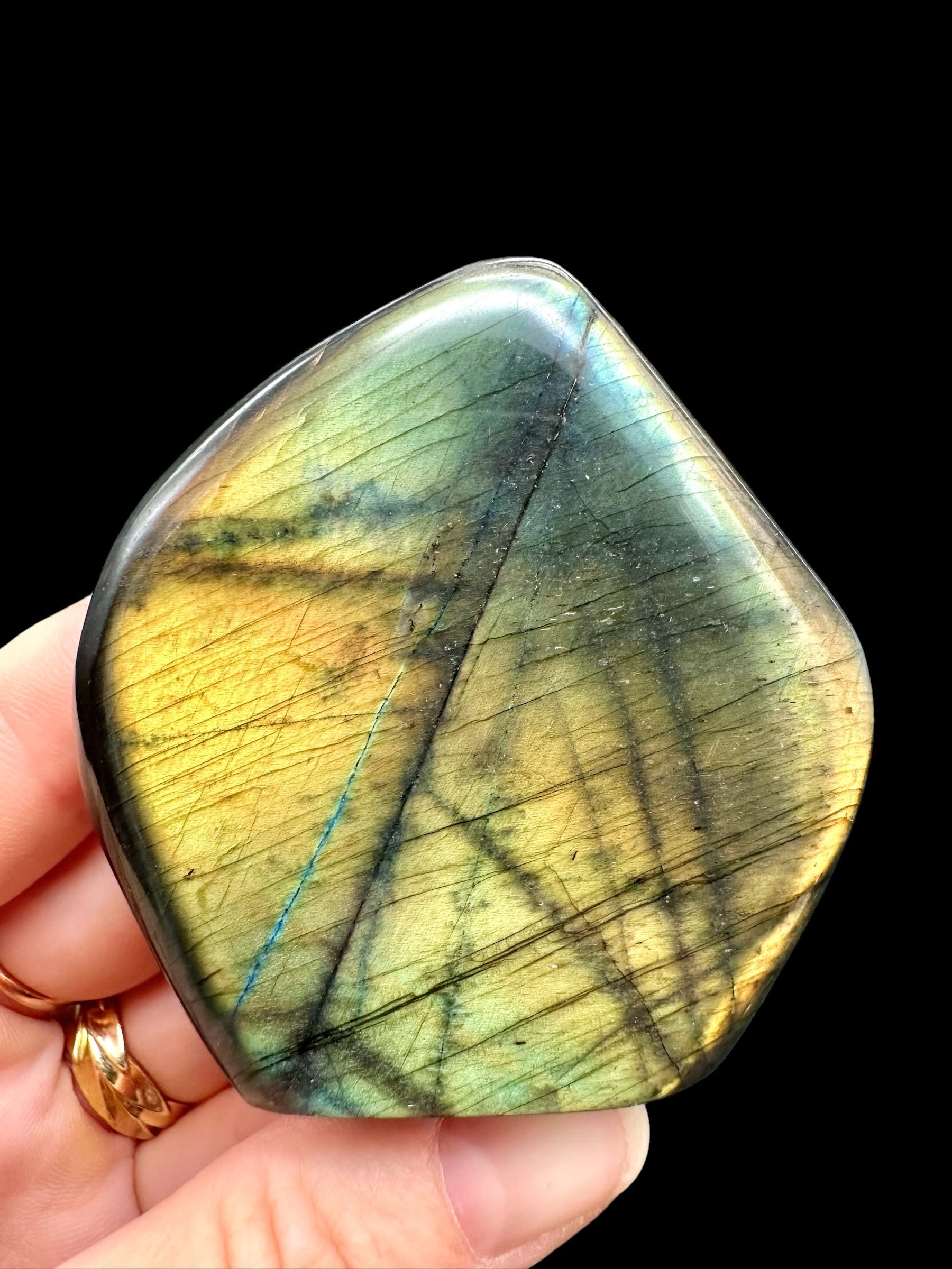 Labradorite selfstanding 6cm – Madagascar - L075
