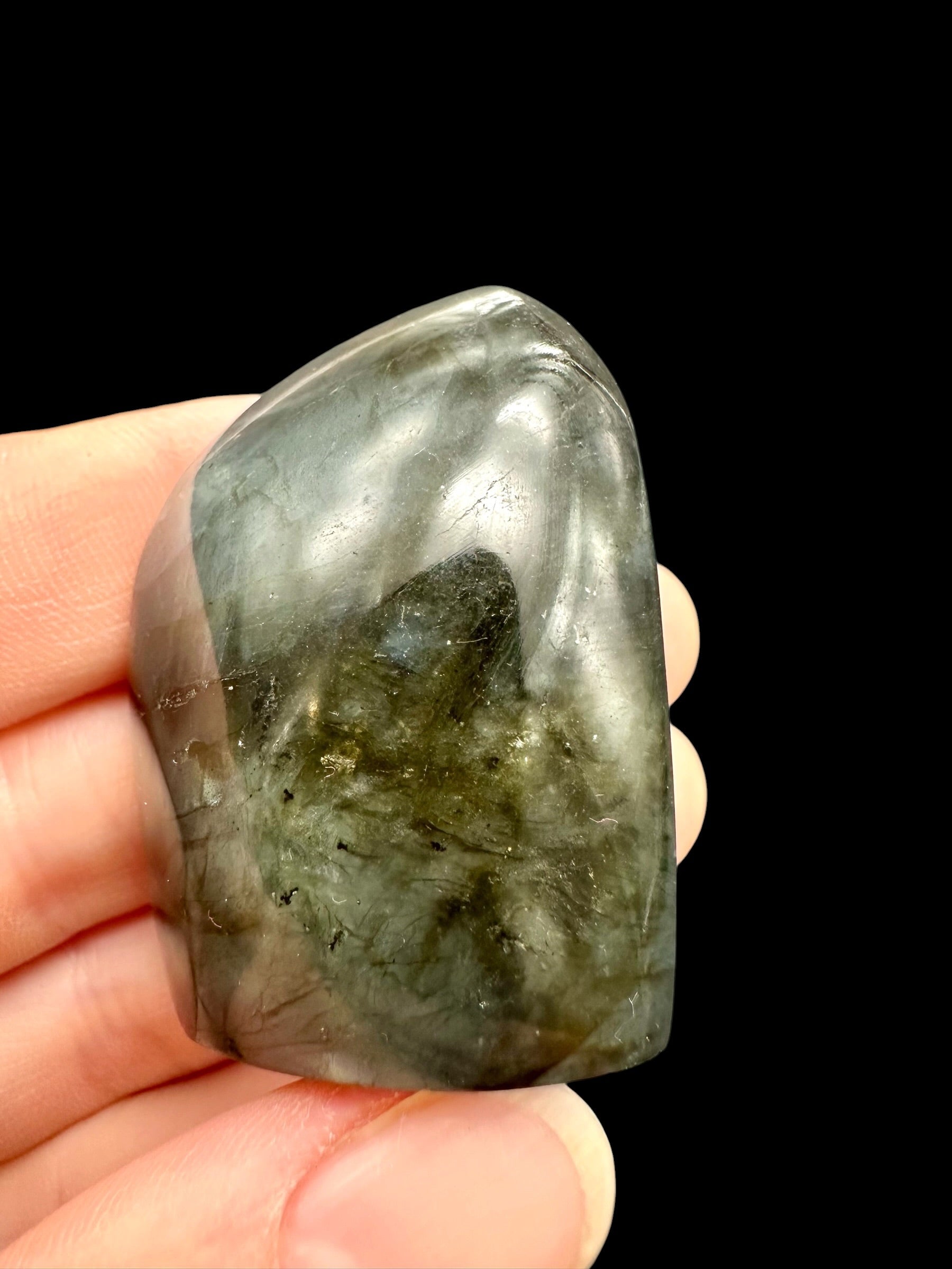 Labradorite selfstanding 4,1cm – Madagascar - L076