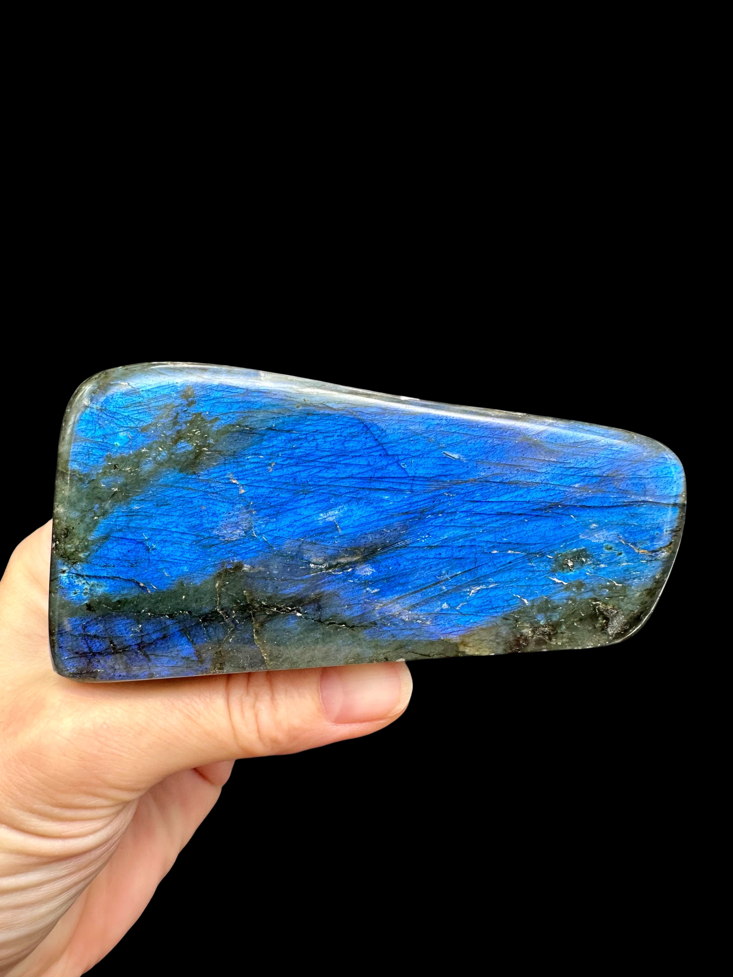Labradorite selfstanding 10,8cm – Madagascar - L079