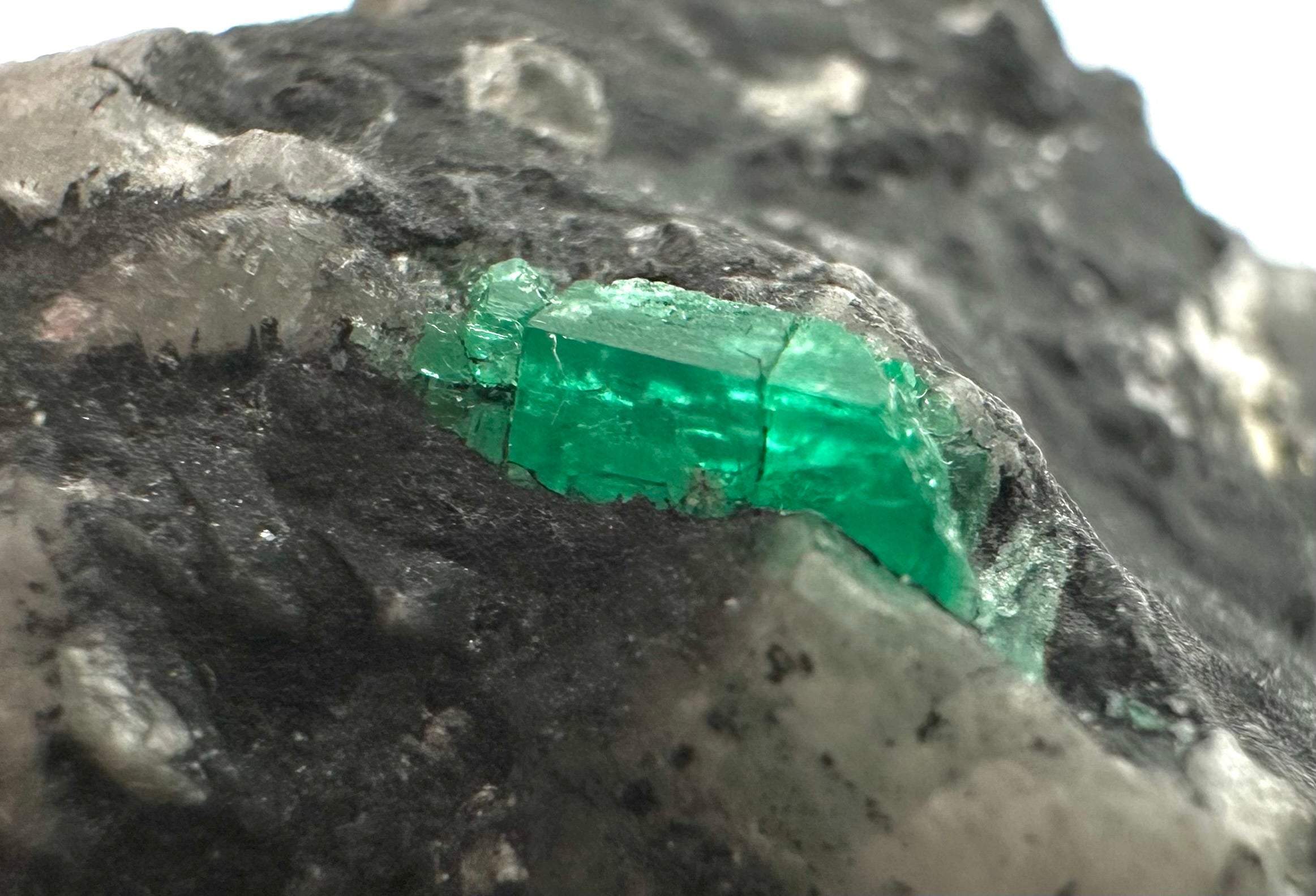 Emerald, Parisite – Muzo – Boyaca, Colombia - SM038