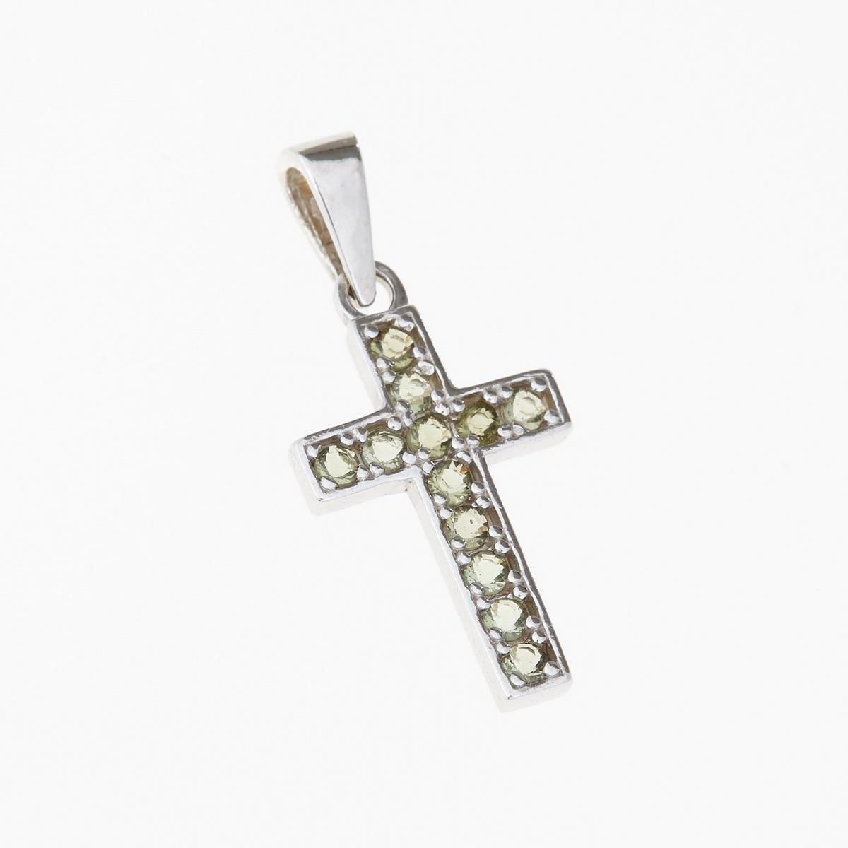 Pendente croce in argento rodiato con dodici moldaviti tonde verde chiaro incastonate a griffe