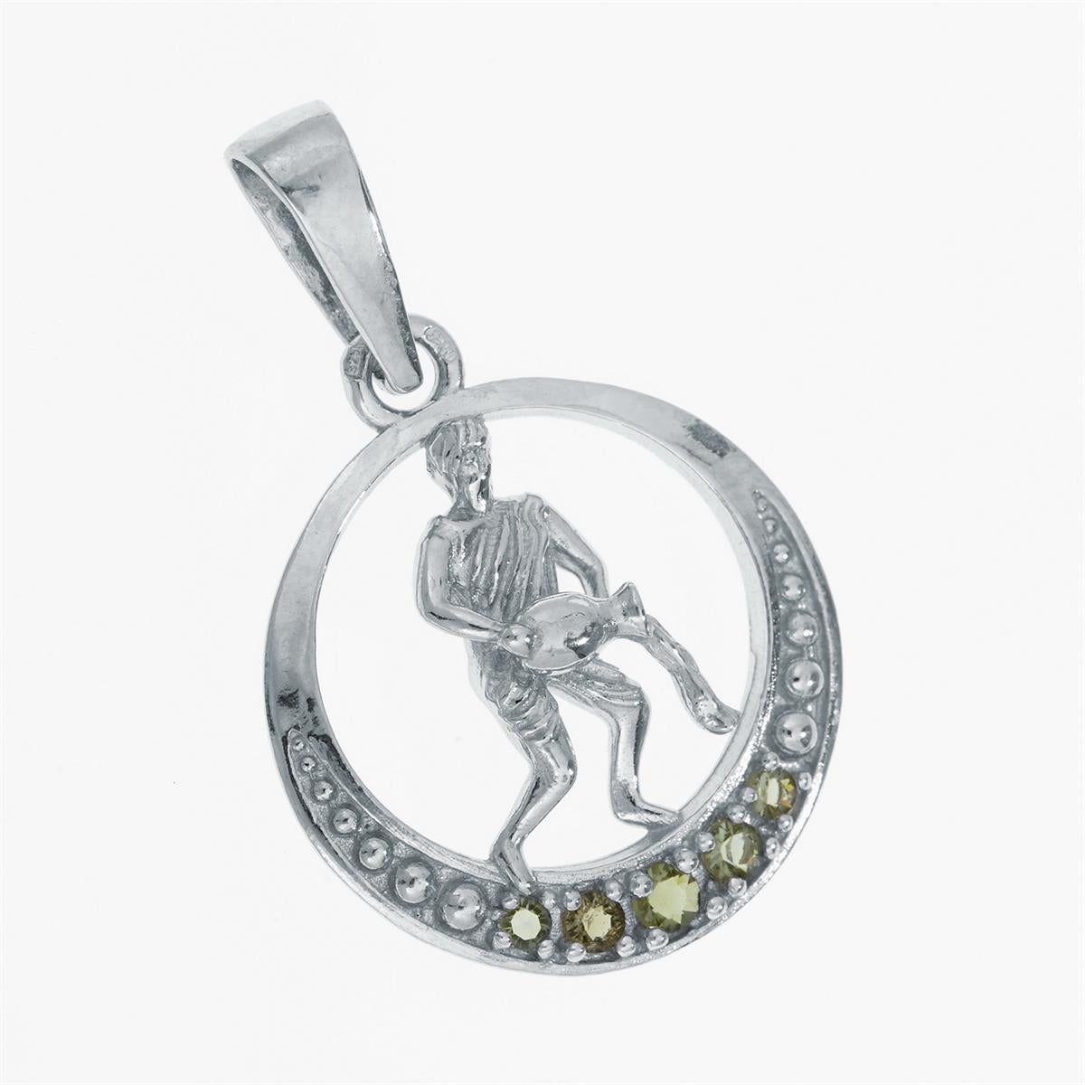 Pendente in argento 925 a disco con figura dell'Acquario e moldaviti verdi faccettate sul bordo