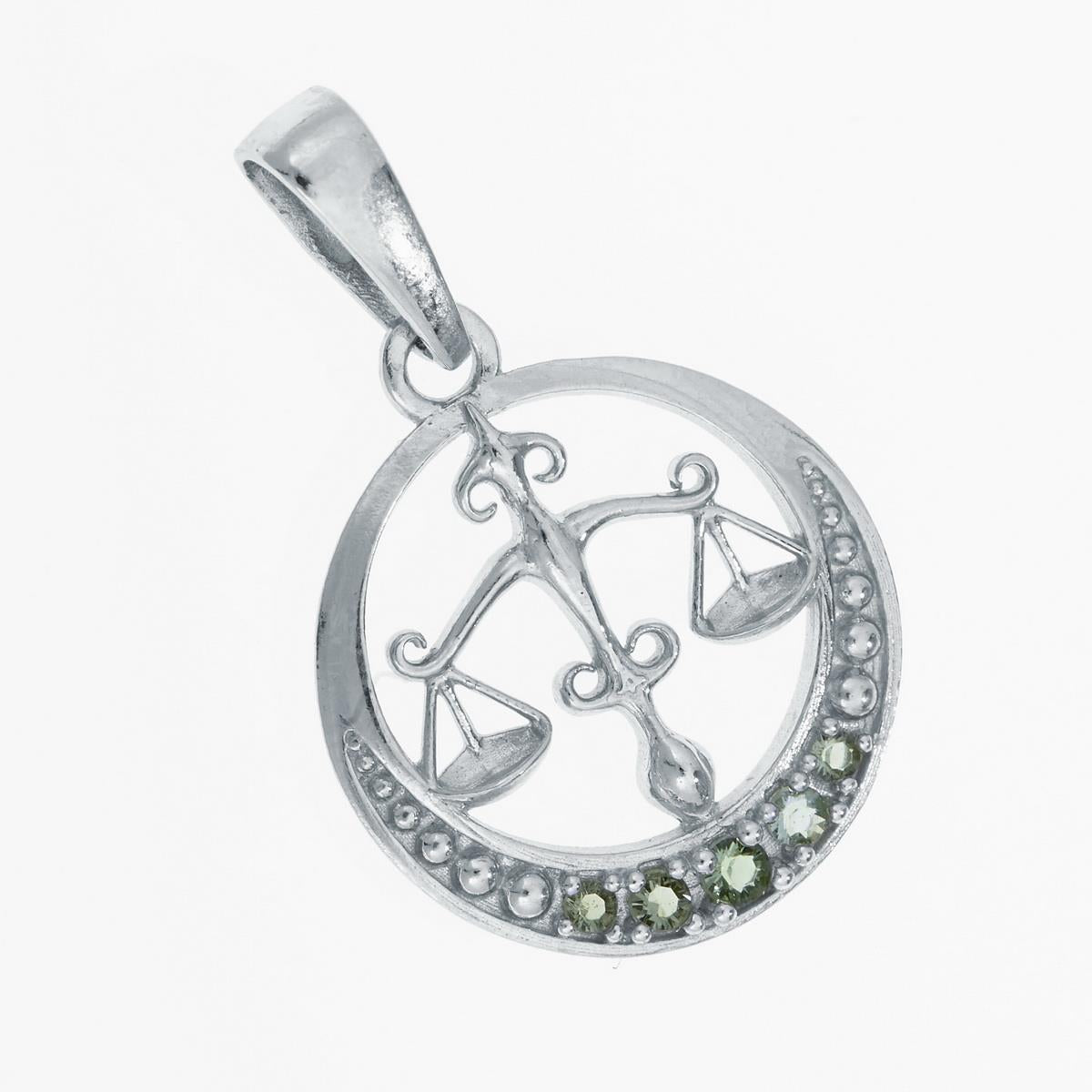 Pendente in argento 925 con simbolo zodiacale Bilancia e moldaviti verdi faccettate sulla cornice circolare