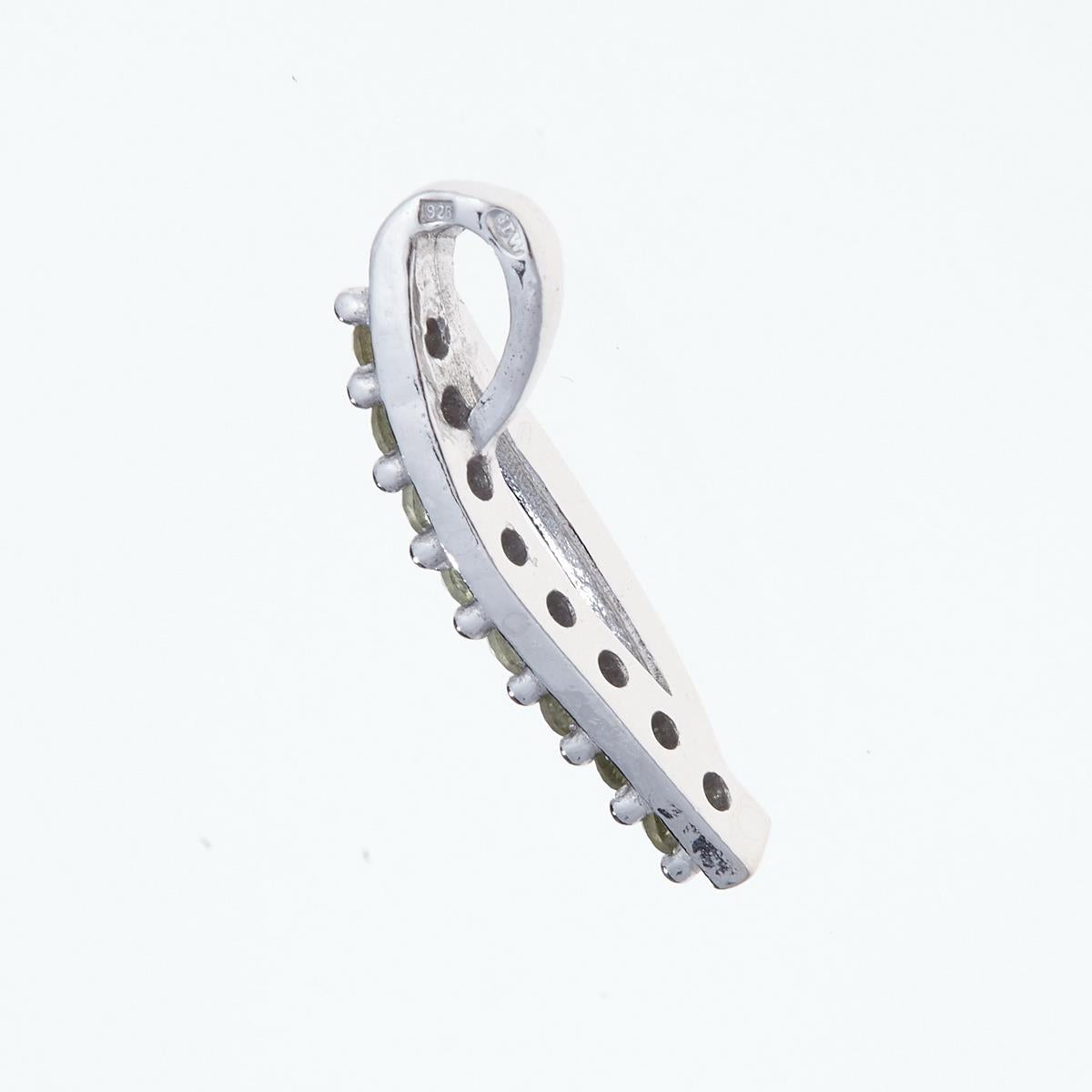Silver pendant with moldavite 1069
