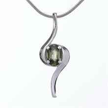 Silver pendant with moldavite 1114