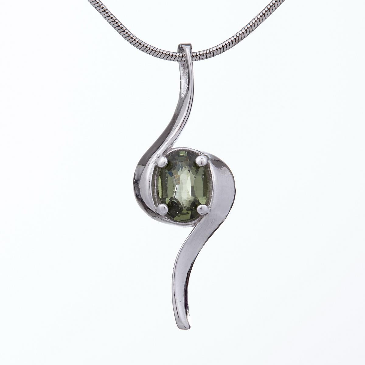 Silver pendant with moldavite 1114