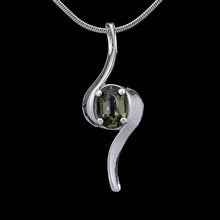 Silver pendant with moldavite 1114
