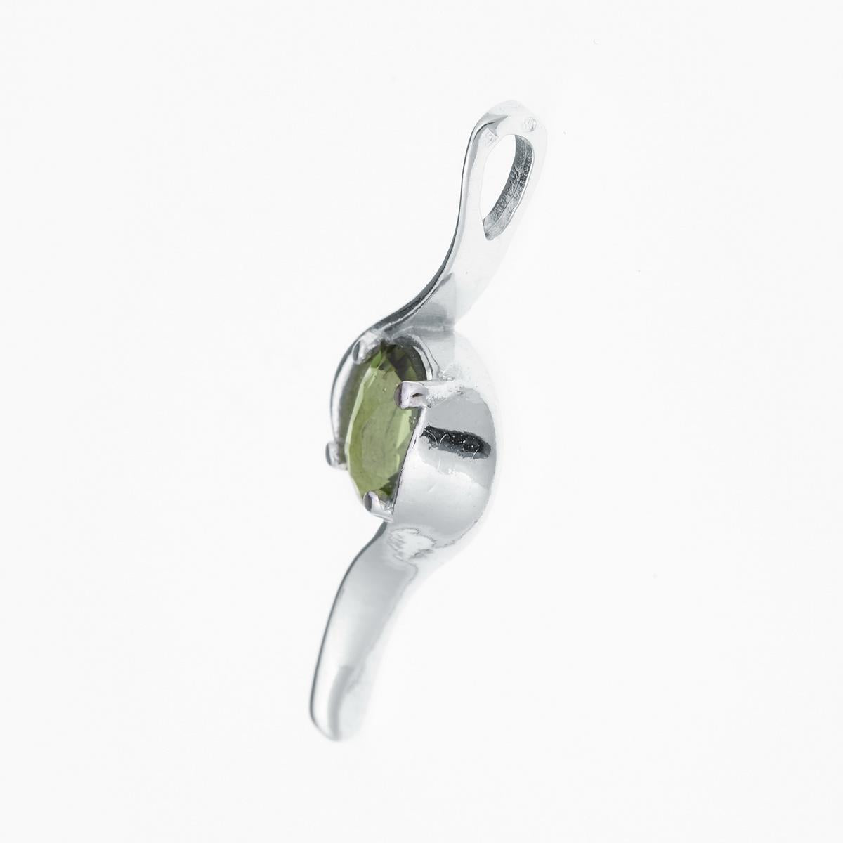 Silver pendant with moldavite 1114