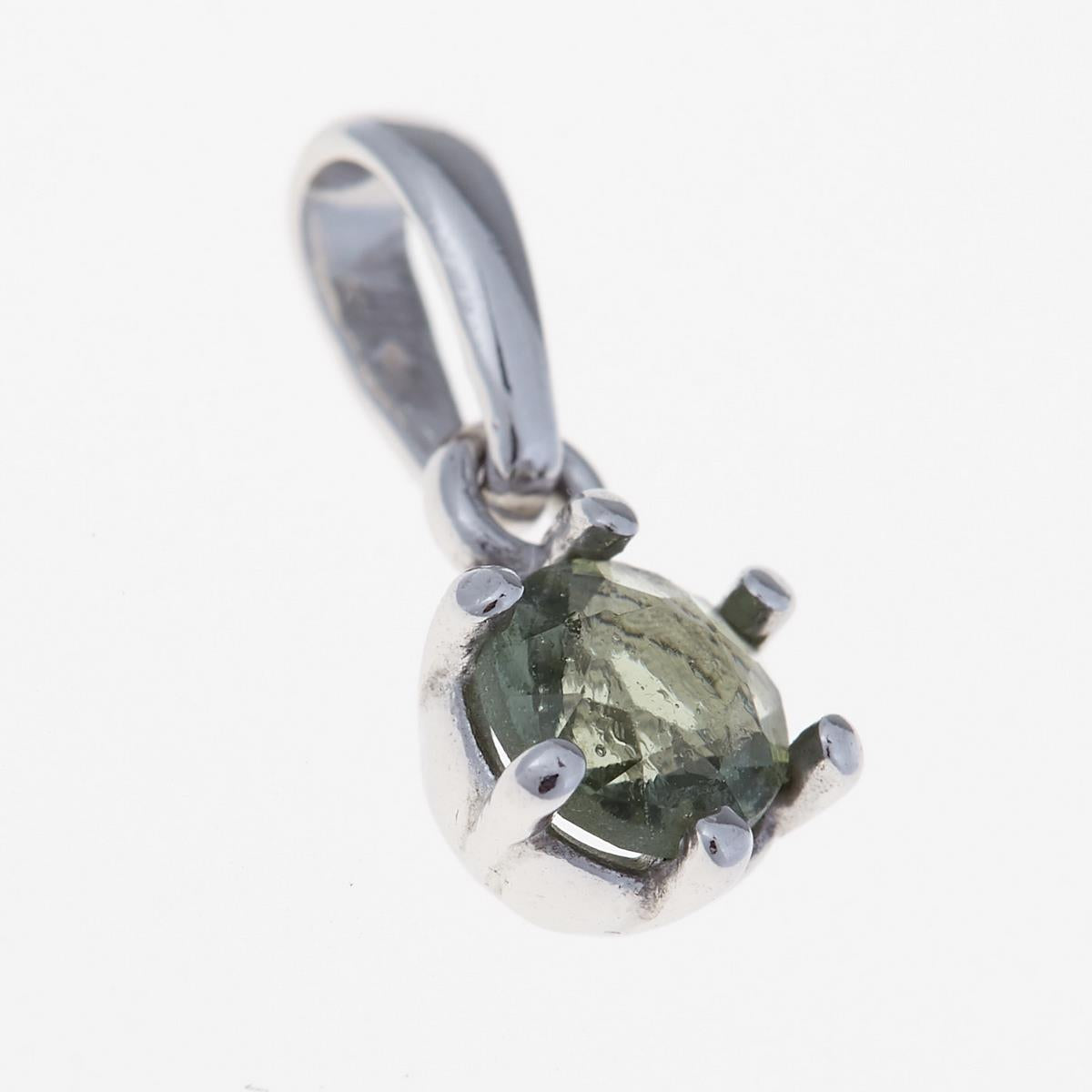 Silver pendant with moldavite 1138