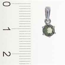 Silver pendant with moldavite 1138