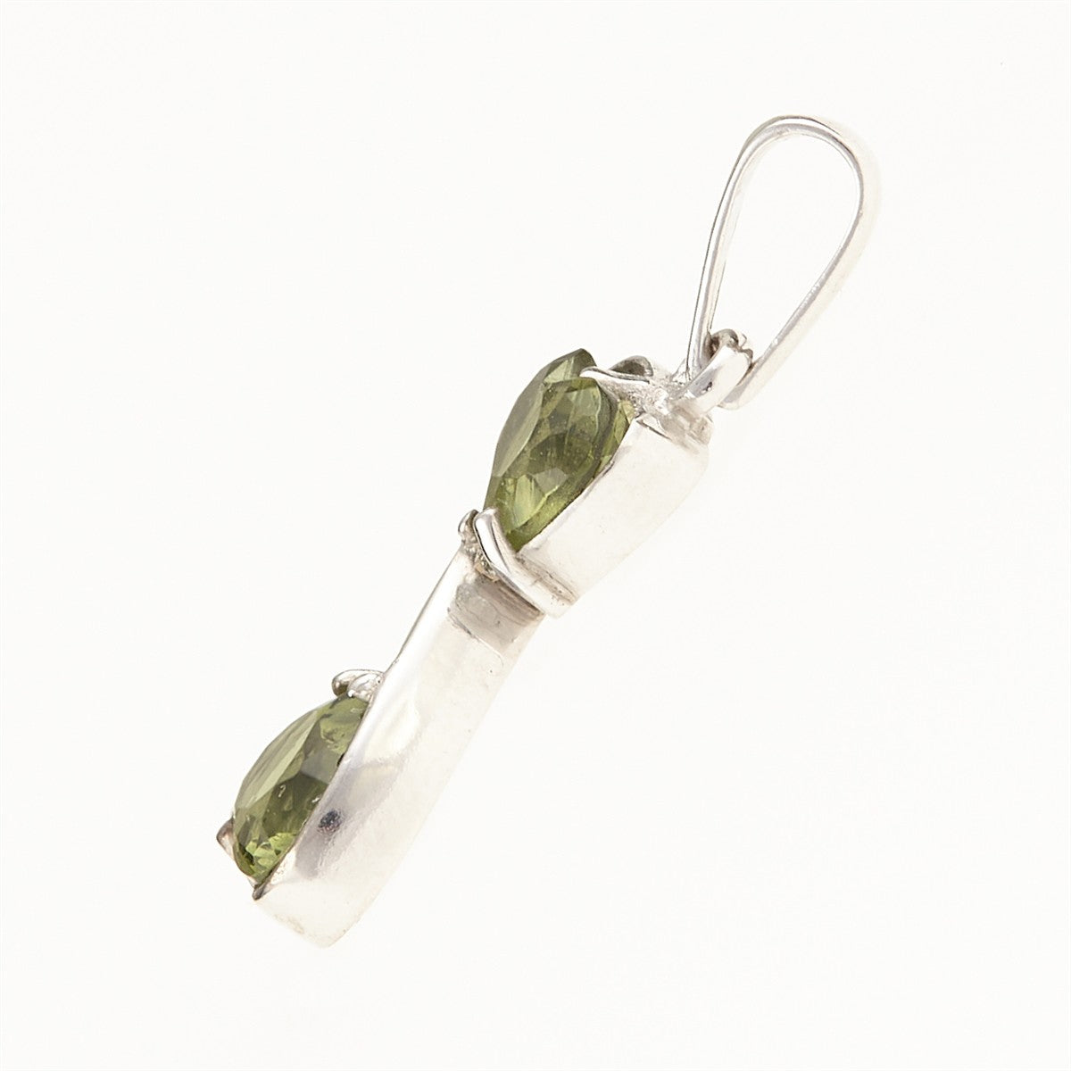 Silver pendant with moldavites 1547